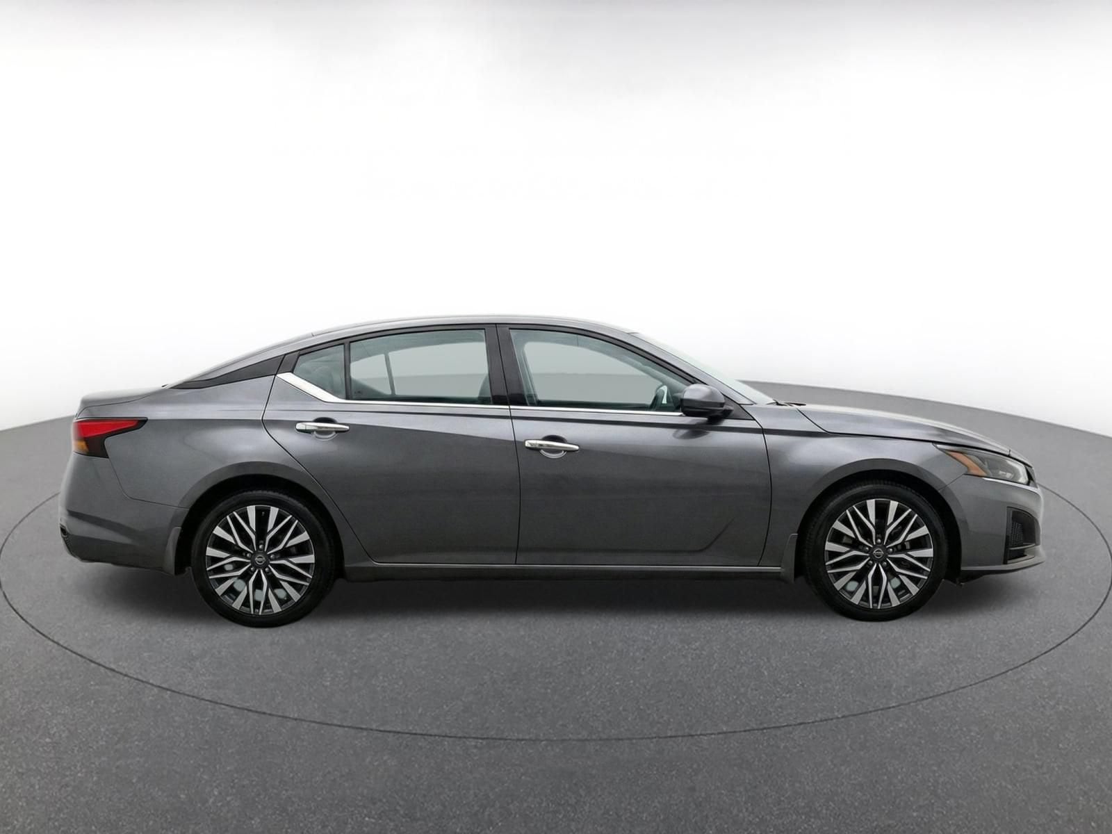 Thumbnail: 2025 Nissan Altima - 10