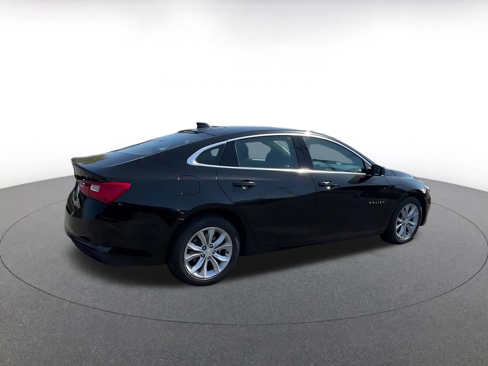Thumbnail: 2023 Chevrolet Malibu - 14