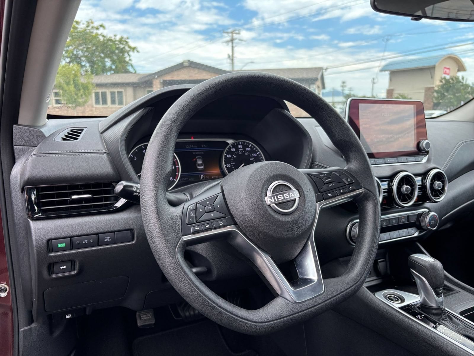 Thumbnail: 2025 Nissan Sentra - 32