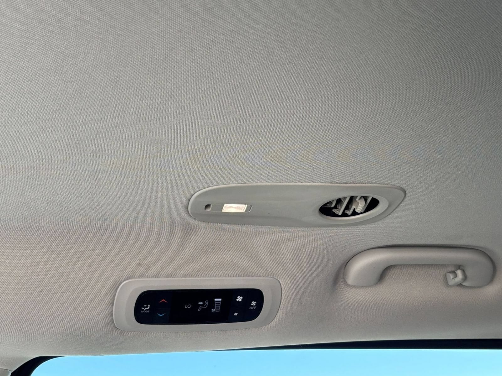 Thumbnail: 2024 Chrysler Voyager - 24