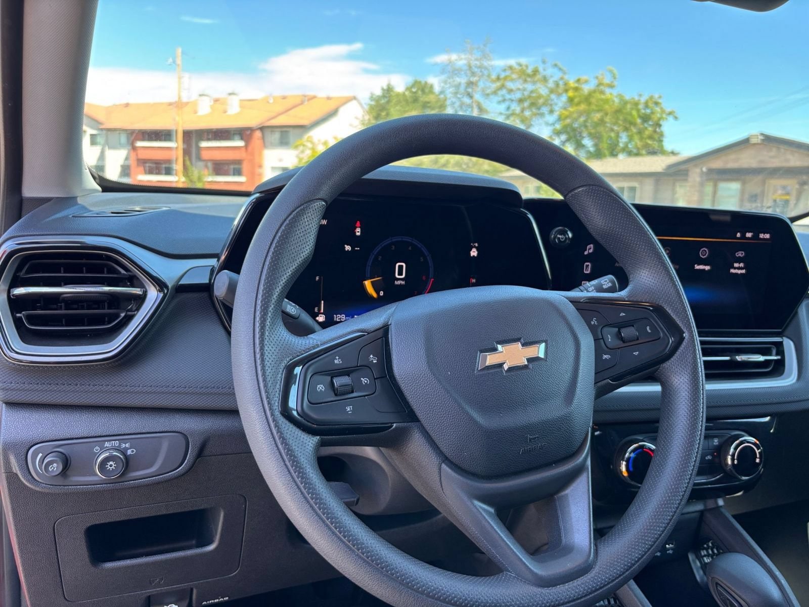 Thumbnail: 2025 Chevrolet TrailBlazer - 32