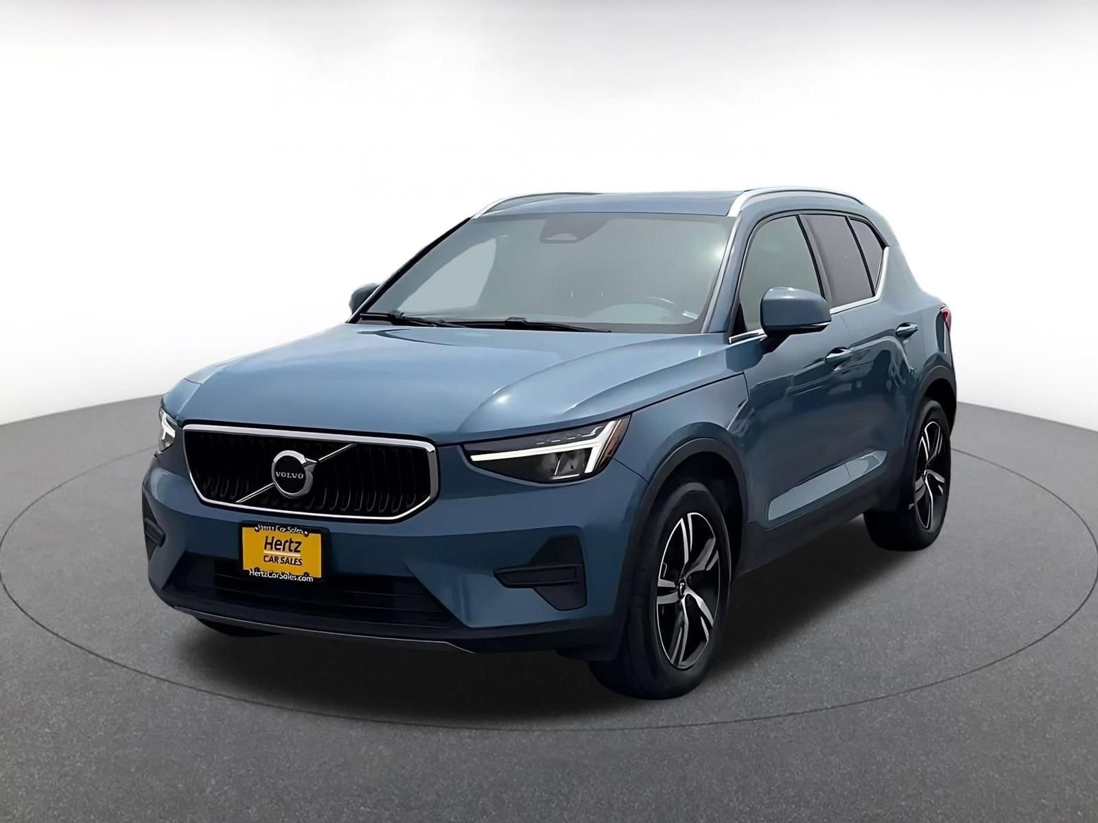 Thumbnail: 2024 Volvo XC40 - 6