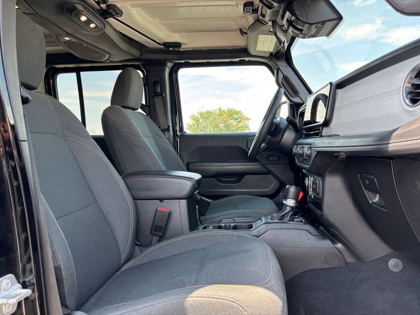 Thumbnail: 2025 Jeep Wrangler - 35