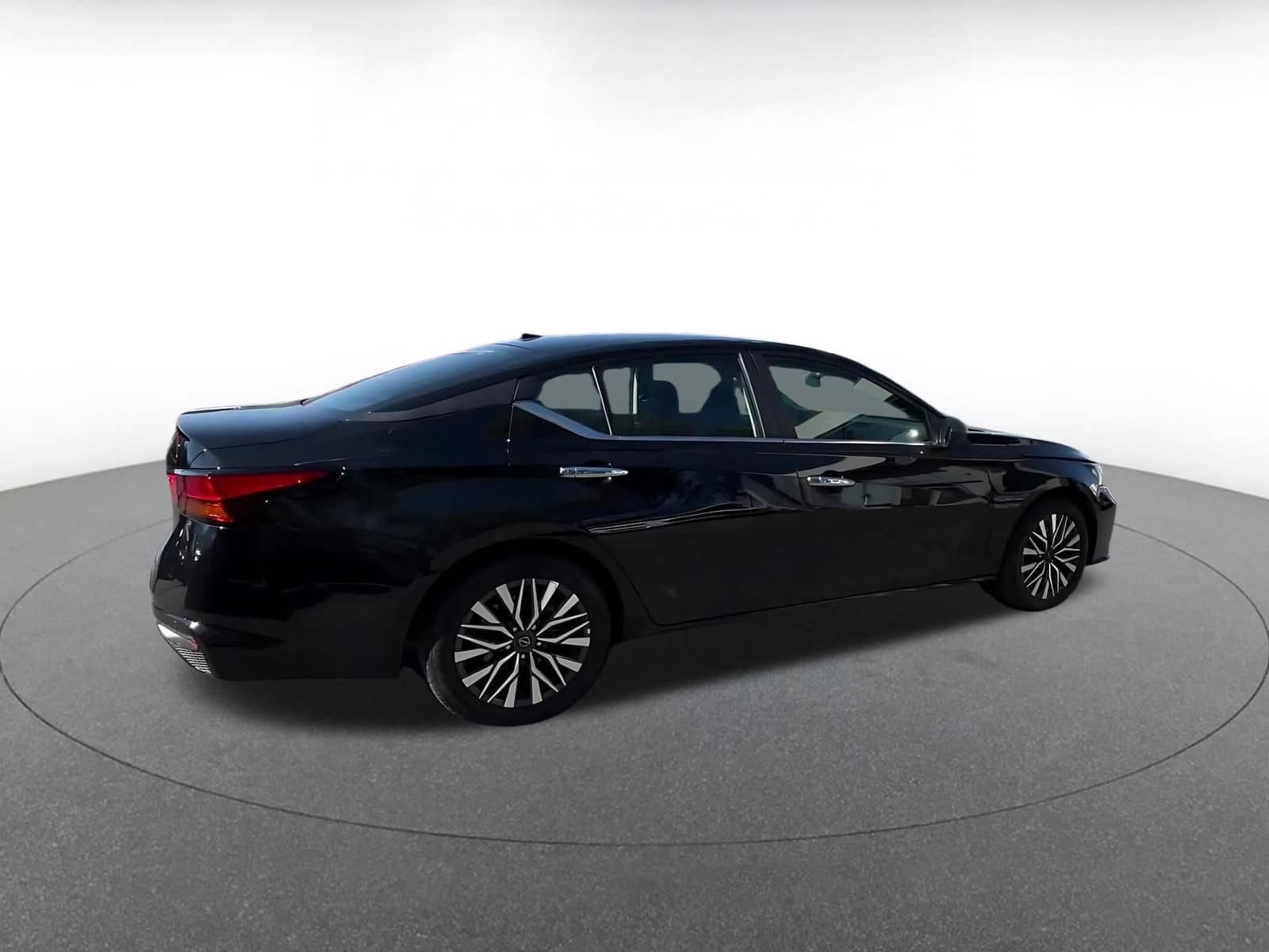 Thumbnail: 2025 Nissan Altima - 14