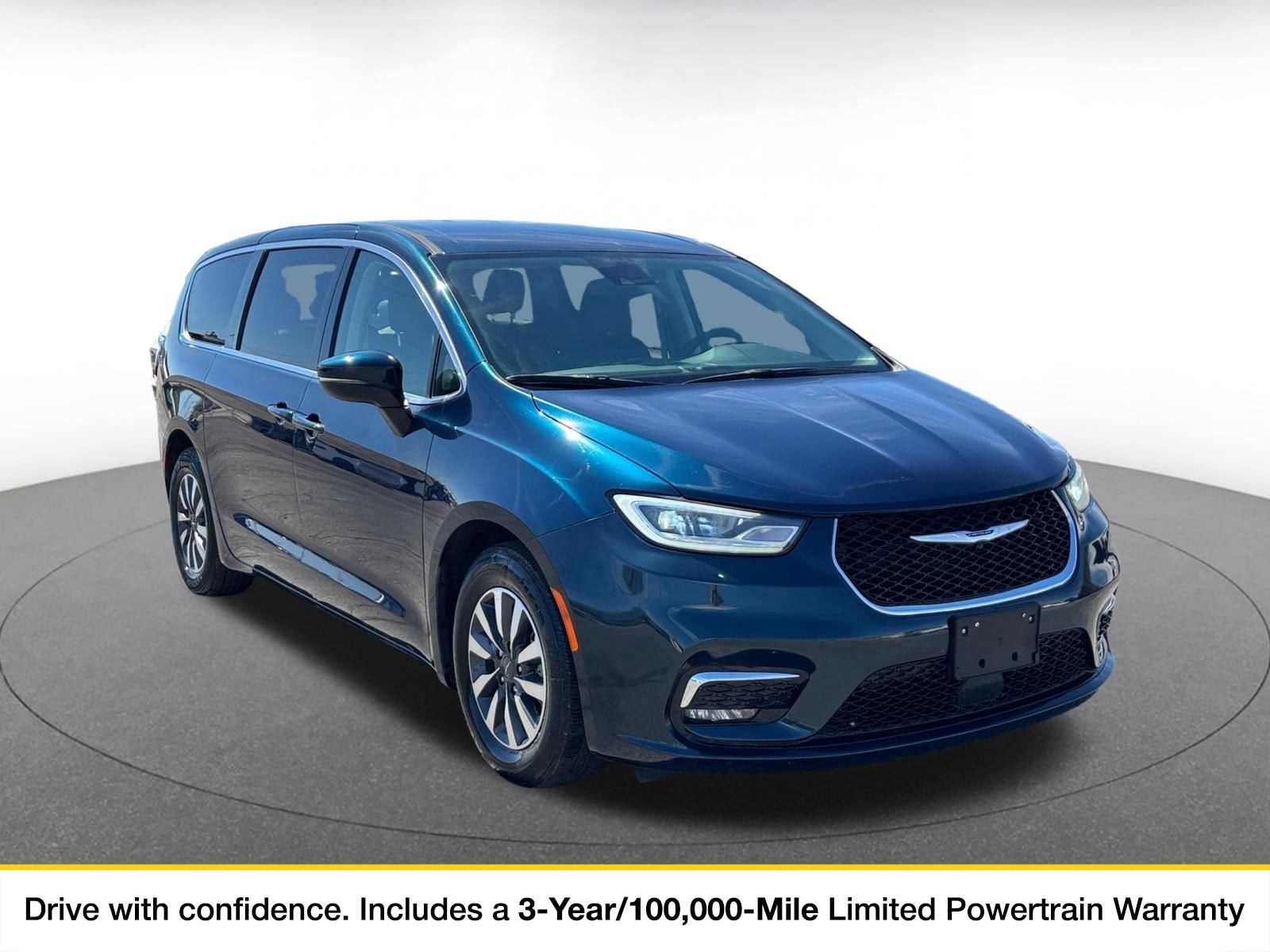 Thumbnail: 2023 Chrysler Pacifica - 1