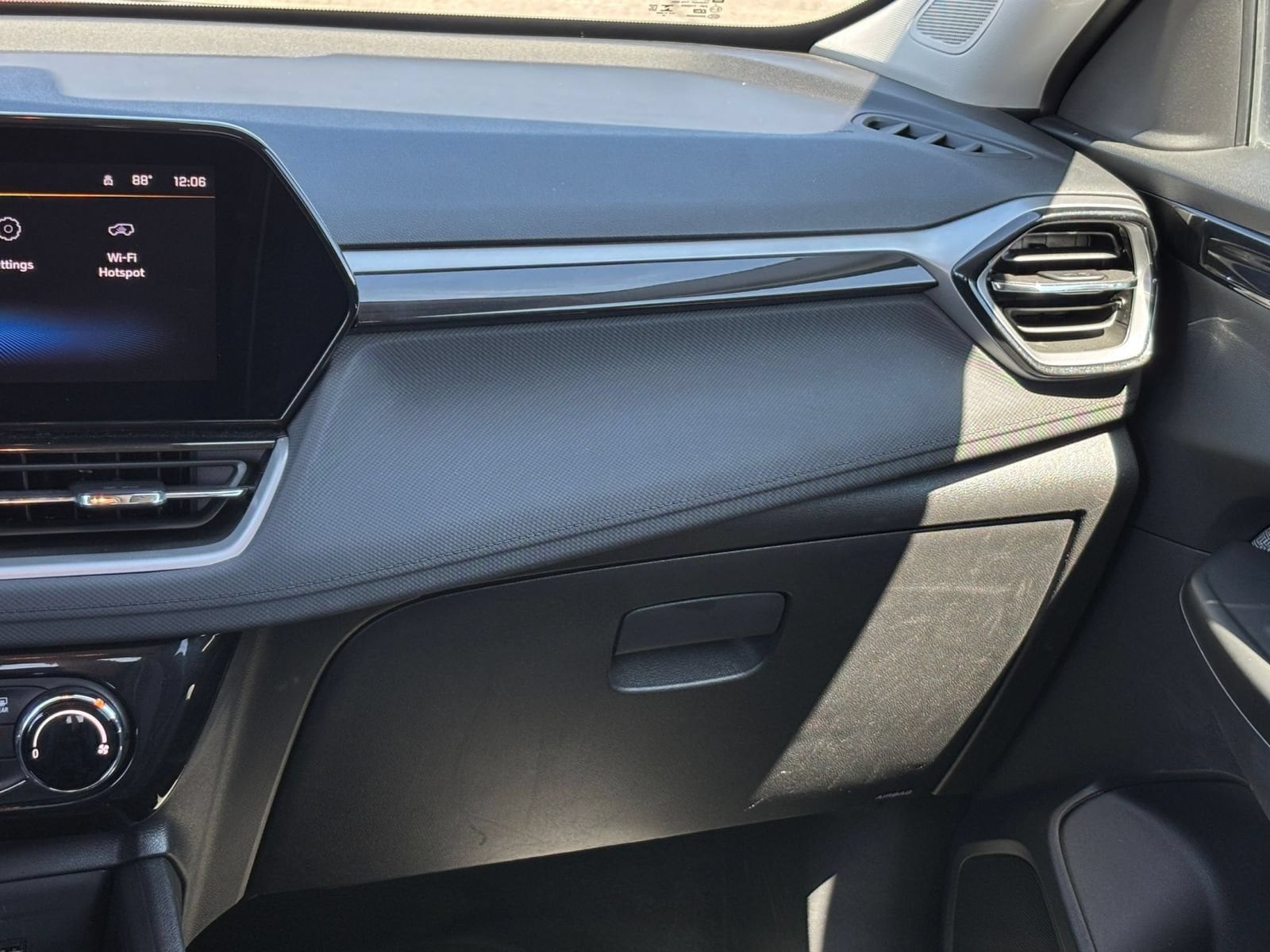 Thumbnail: 2025 Chevrolet TrailBlazer - 33