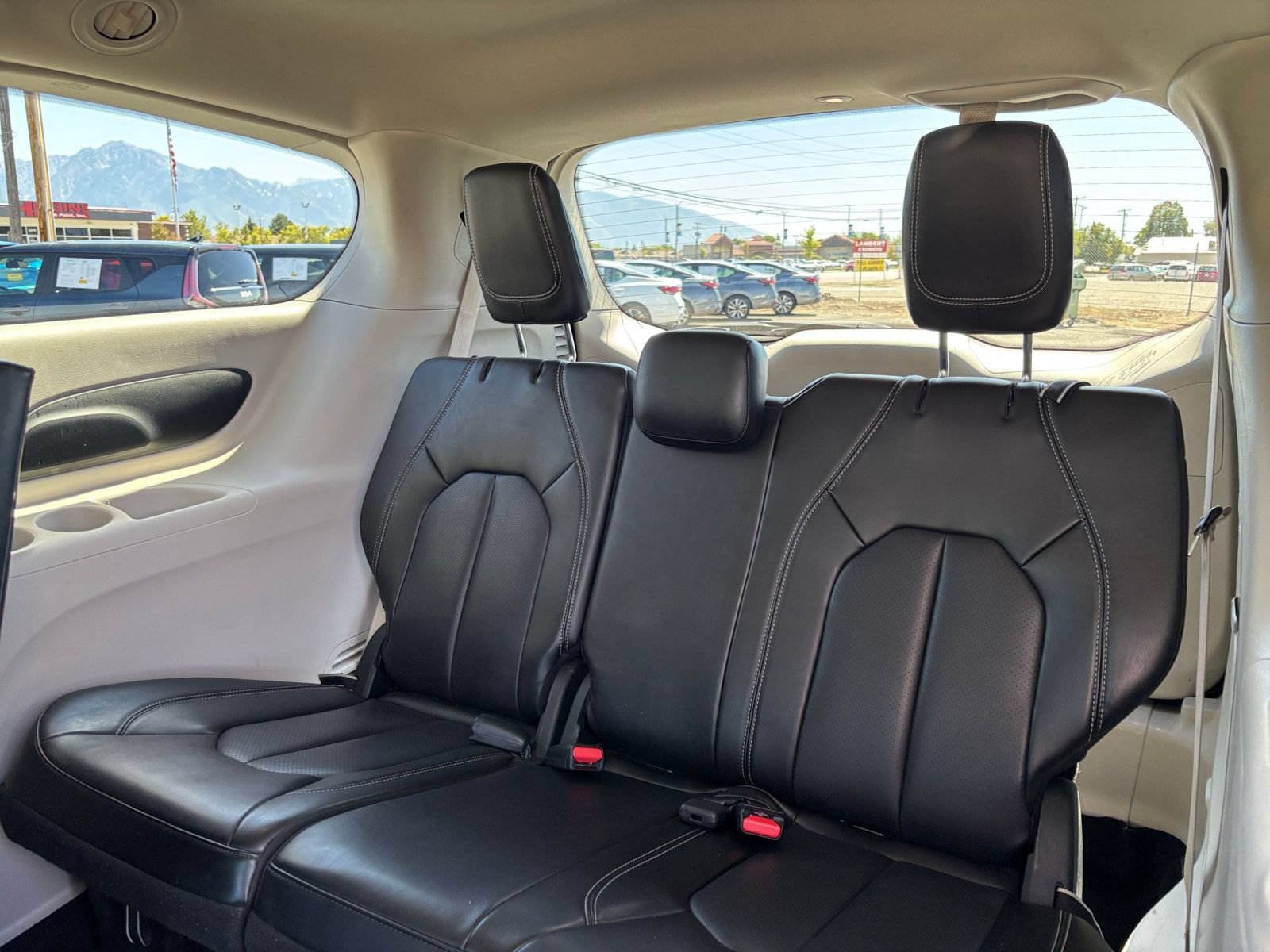 Thumbnail: 2023 Chrysler Pacifica - 30