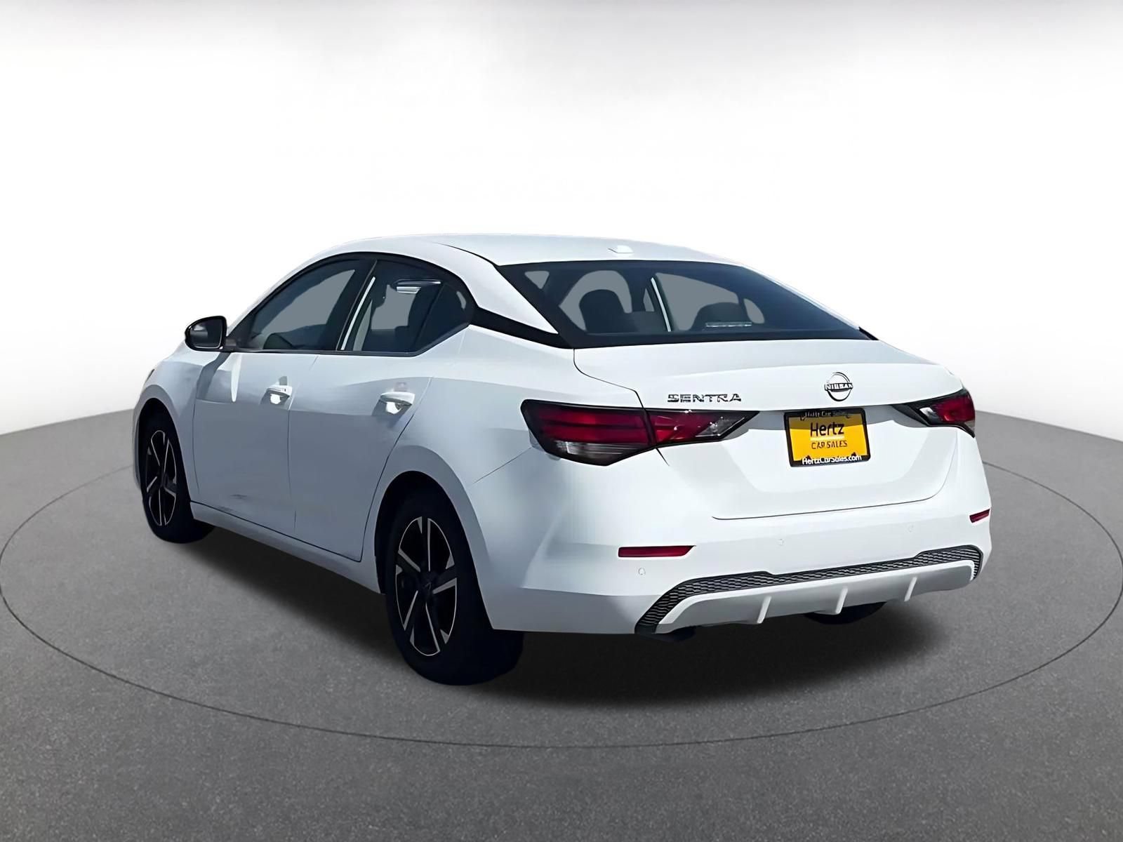 Thumbnail: 2025 Nissan Sentra - 10