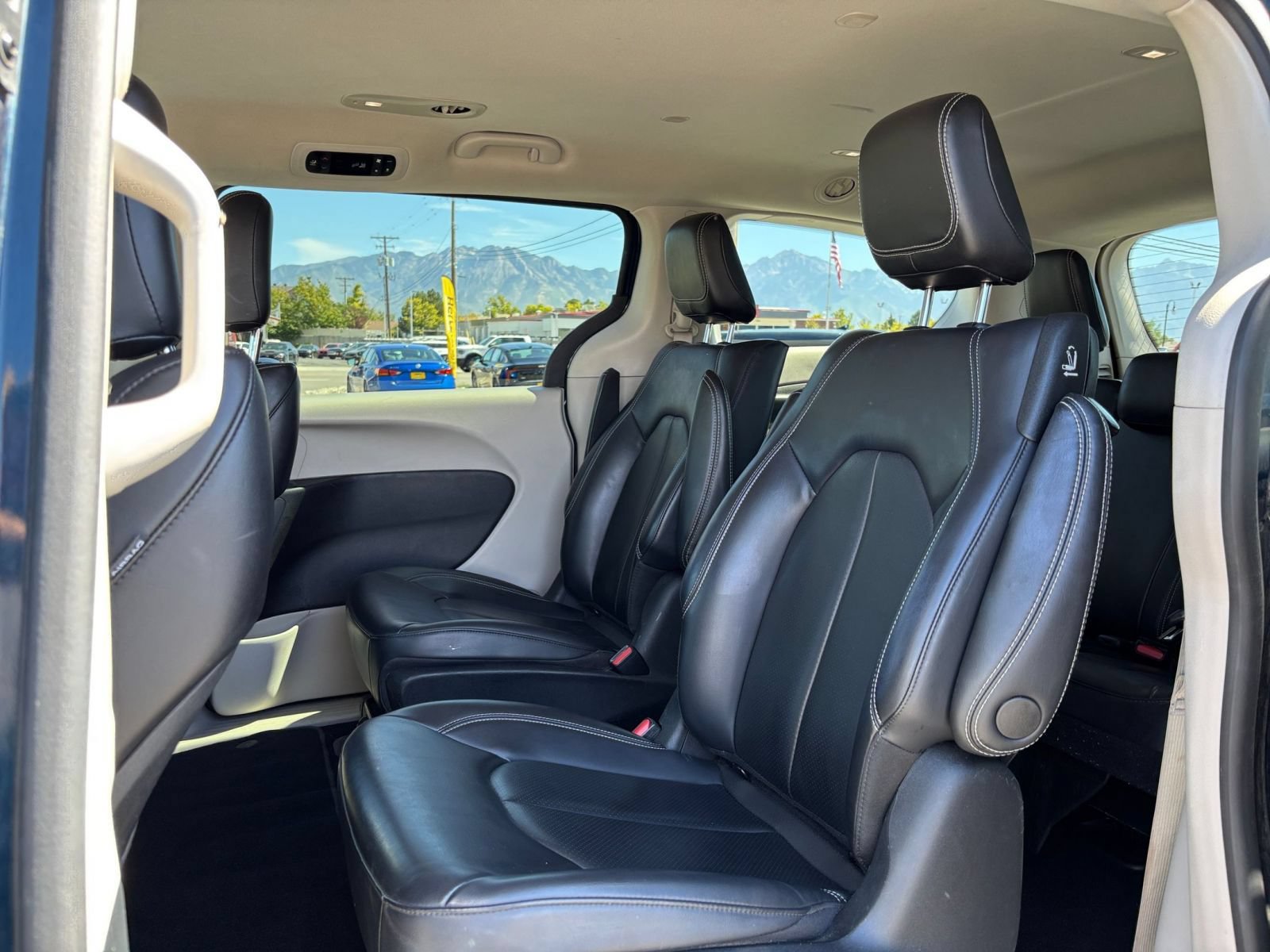 Thumbnail: 2023 Chrysler Pacifica - 27