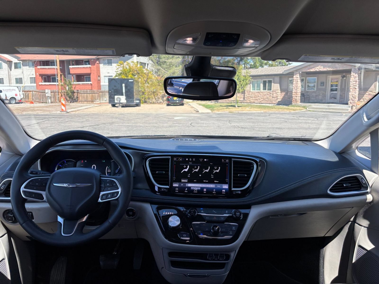 Thumbnail: 2023 Chrysler Pacifica - 35