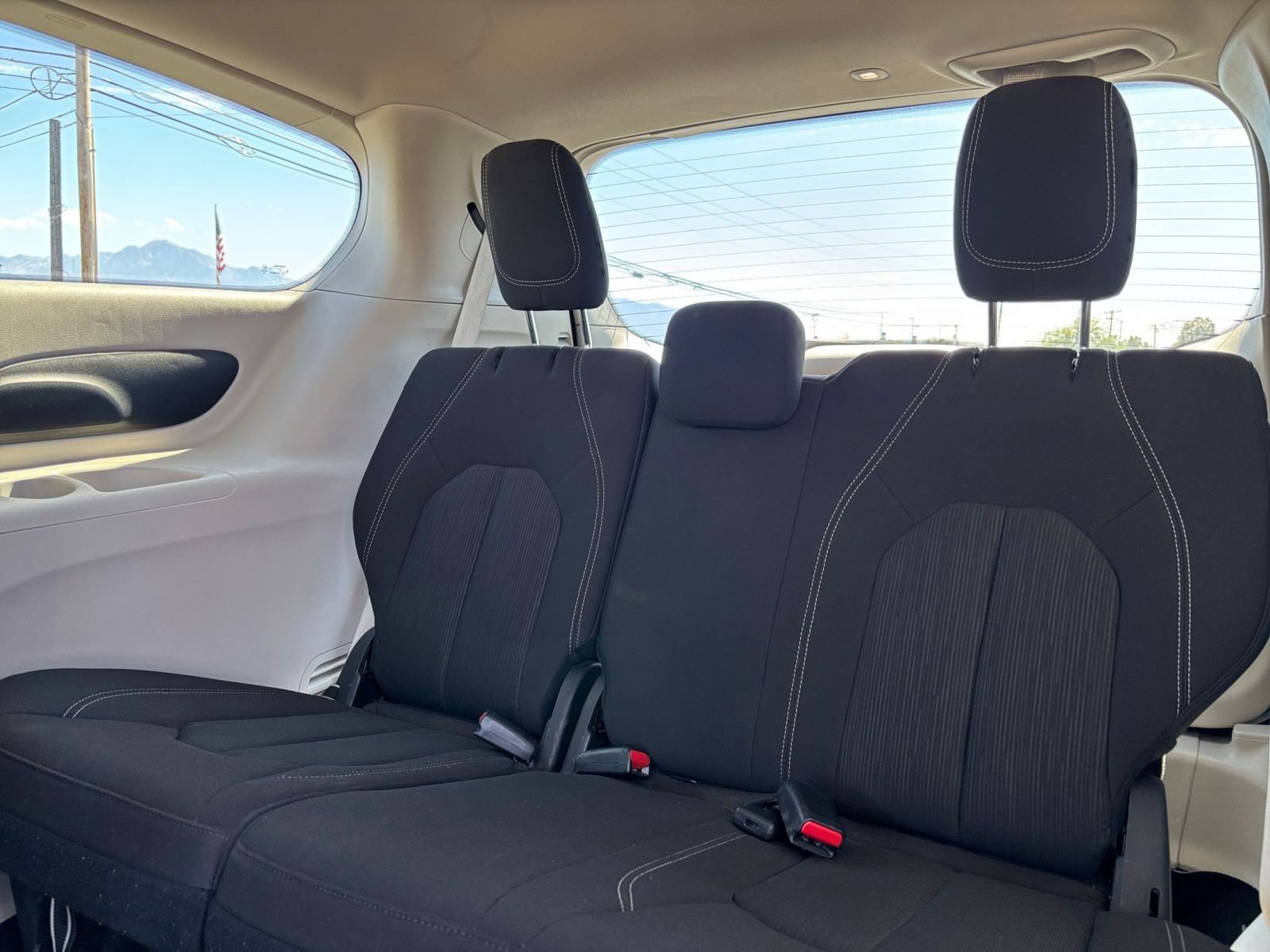Thumbnail: 2023 Chrysler Voyager - 30