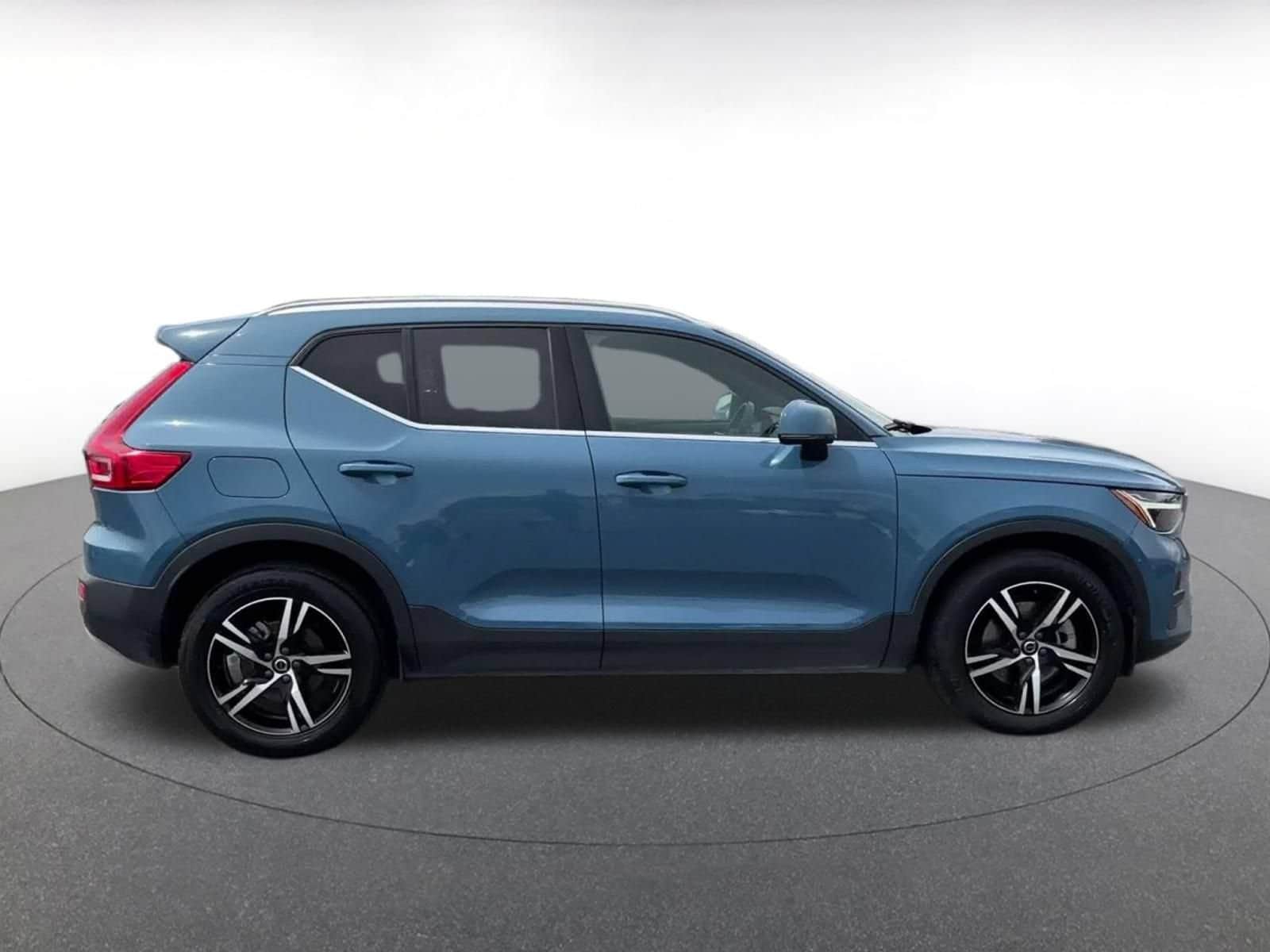 Thumbnail: 2024 Volvo XC40 - 15
