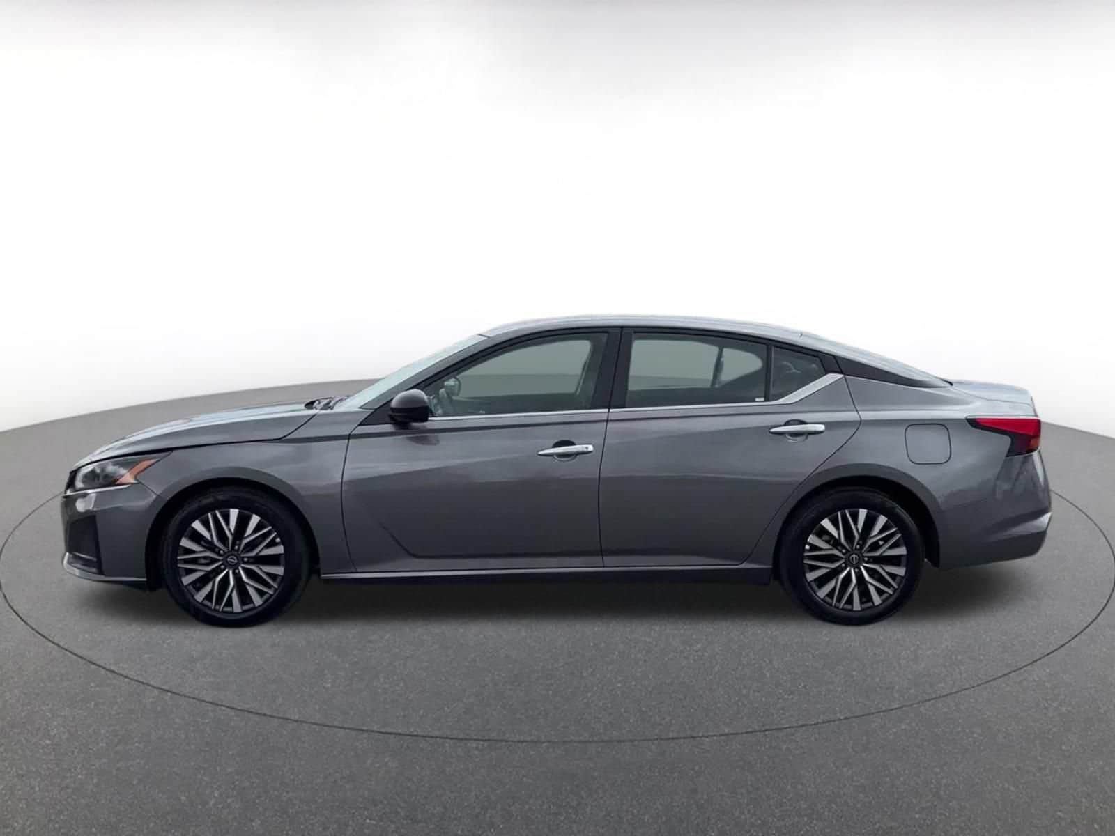 Thumbnail: 2025 Nissan Altima - 8