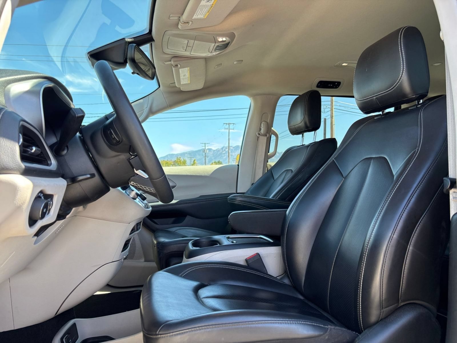 Thumbnail: 2023 Chrysler Pacifica - 28