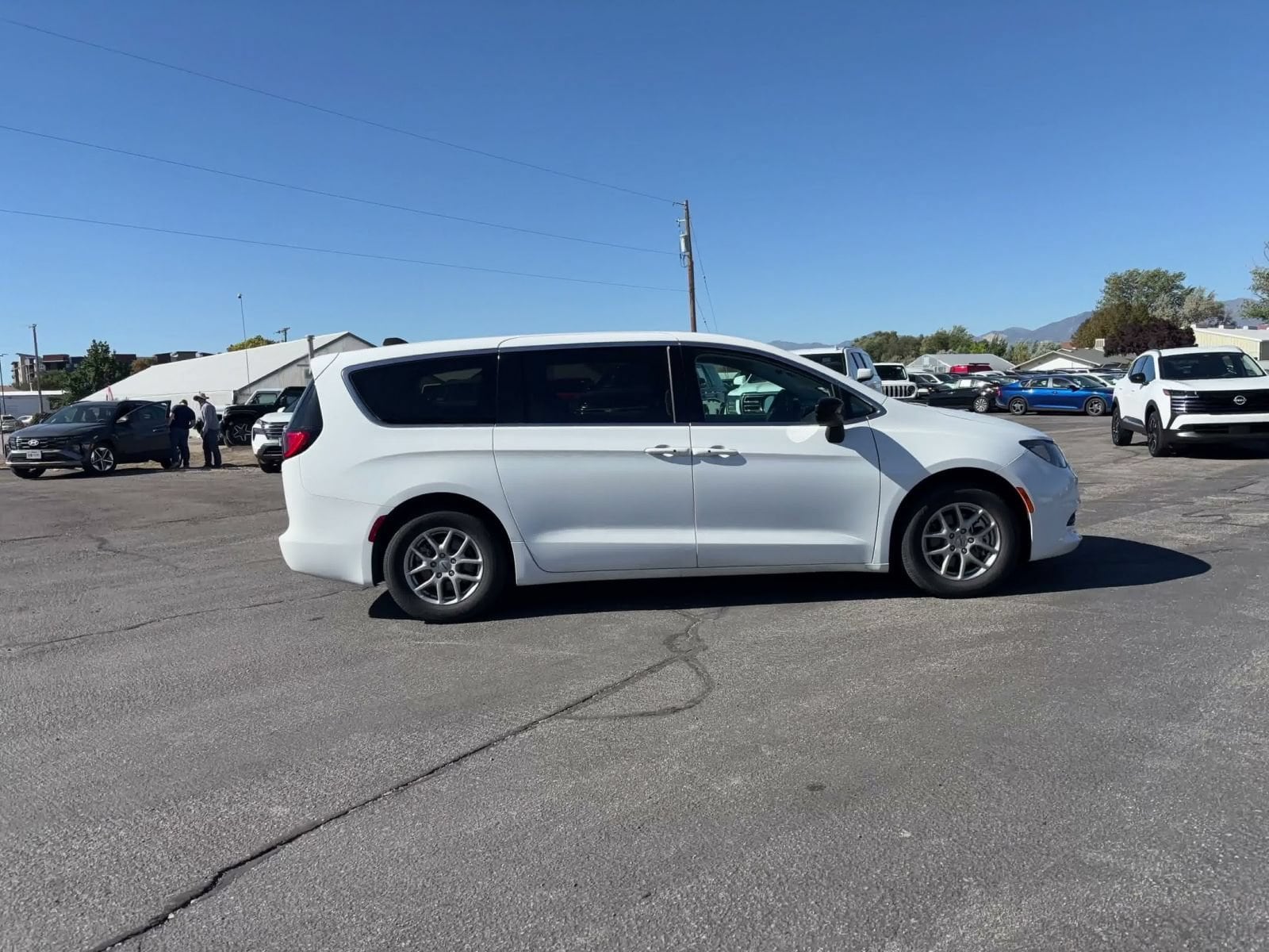 Thumbnail: 2024 Chrysler Voyager - 15