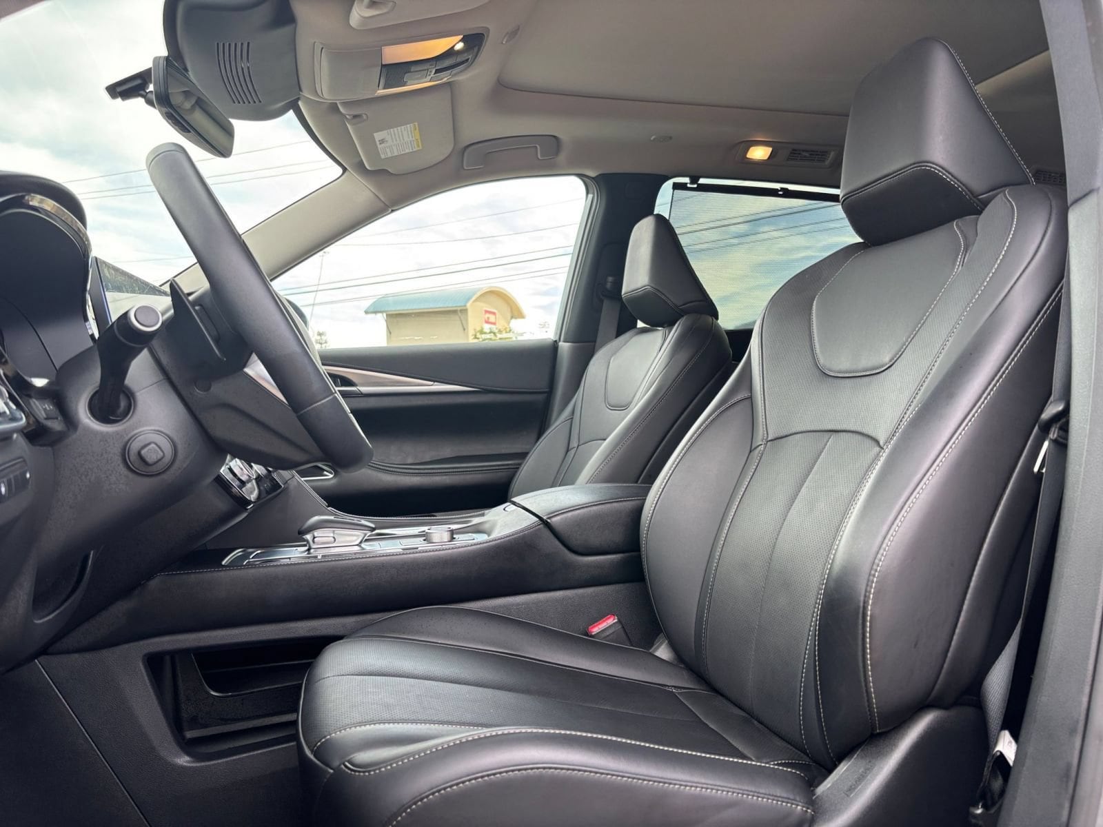 Thumbnail: 2026 INFINITI QX60 - 28