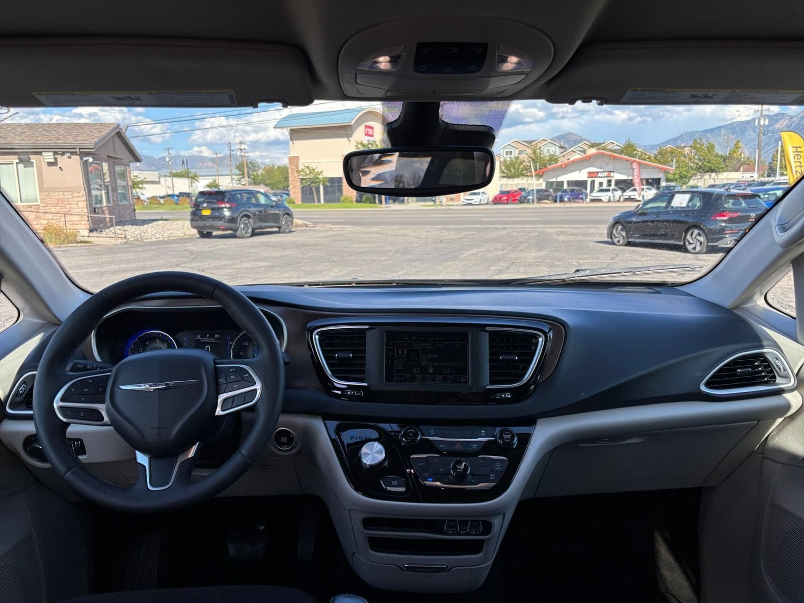 Thumbnail: 2024 Chrysler Voyager - 35
