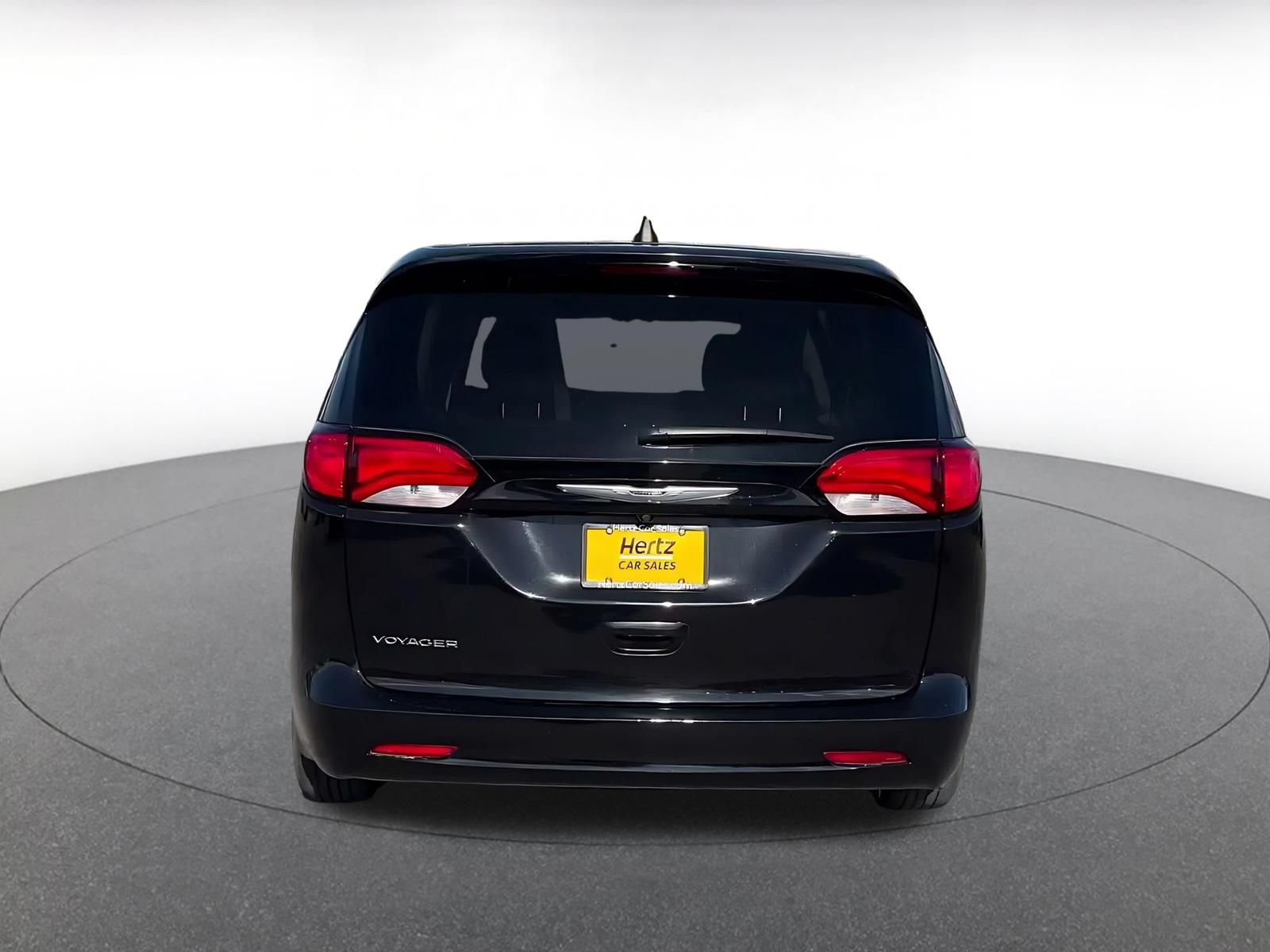Thumbnail: 2024 Chrysler Voyager - 12