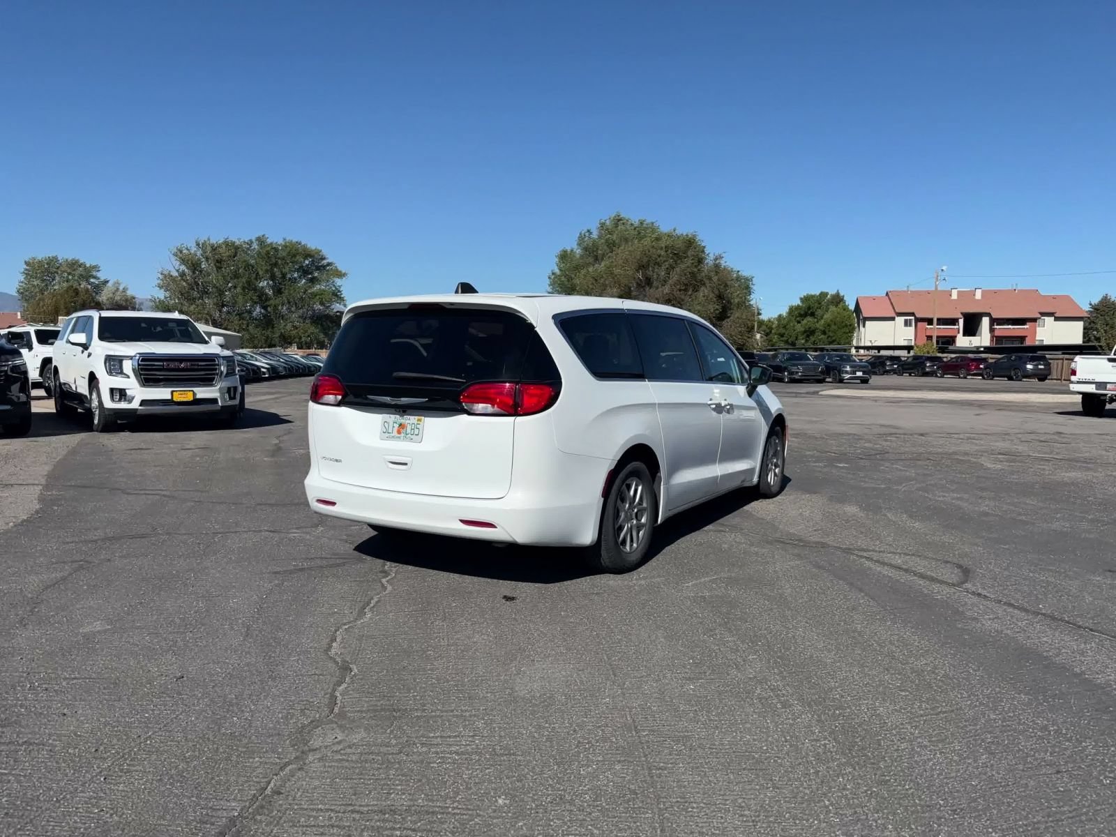 Thumbnail: 2024 Chrysler Voyager - 14