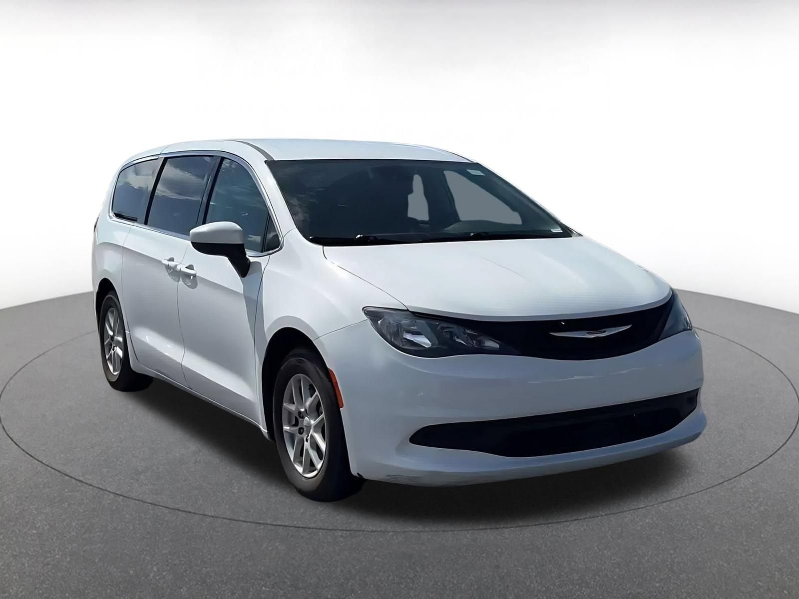 Thumbnail: 2023 Chrysler Voyager - 3