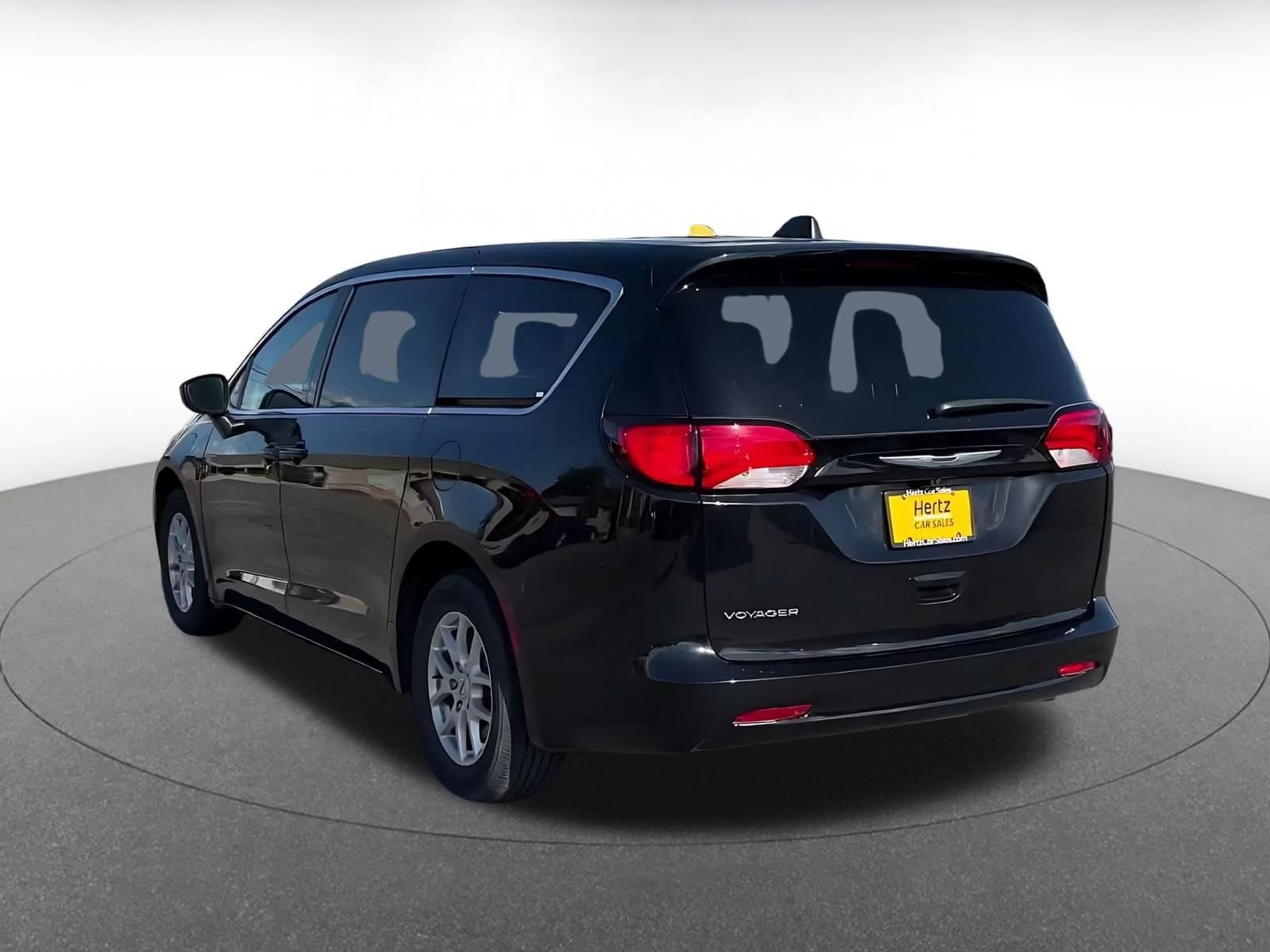 Thumbnail: 2024 Chrysler Voyager - 10