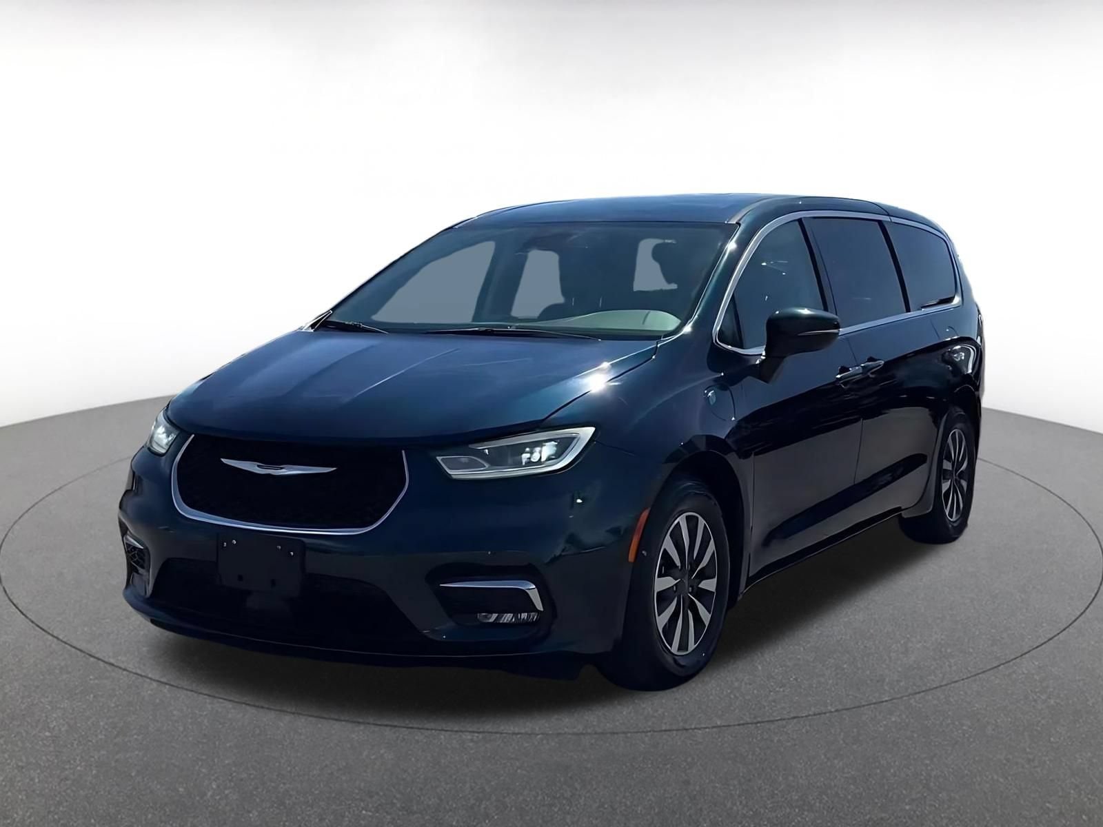 Thumbnail: 2023 Chrysler Pacifica - 6