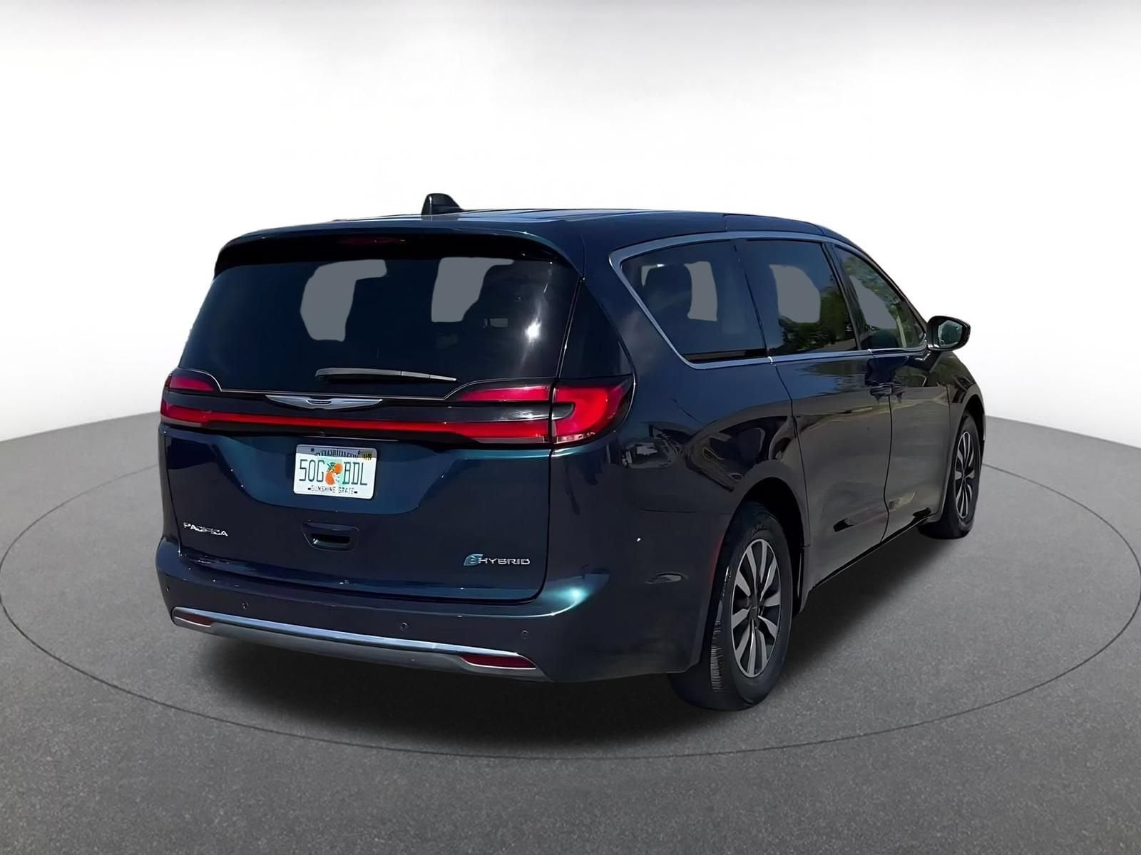 Thumbnail: 2023 Chrysler Pacifica - 14