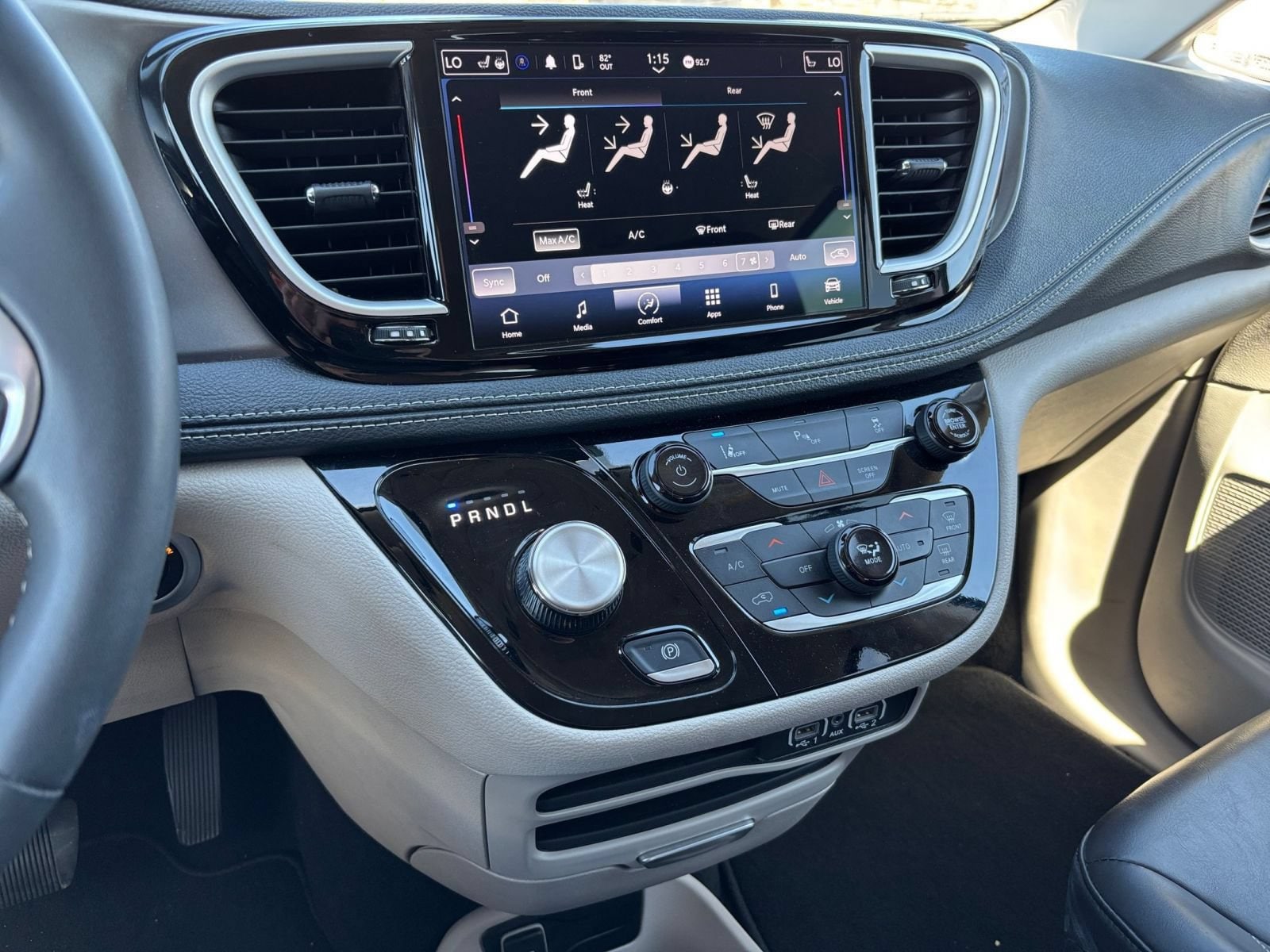 Thumbnail: 2023 Chrysler Pacifica - 16