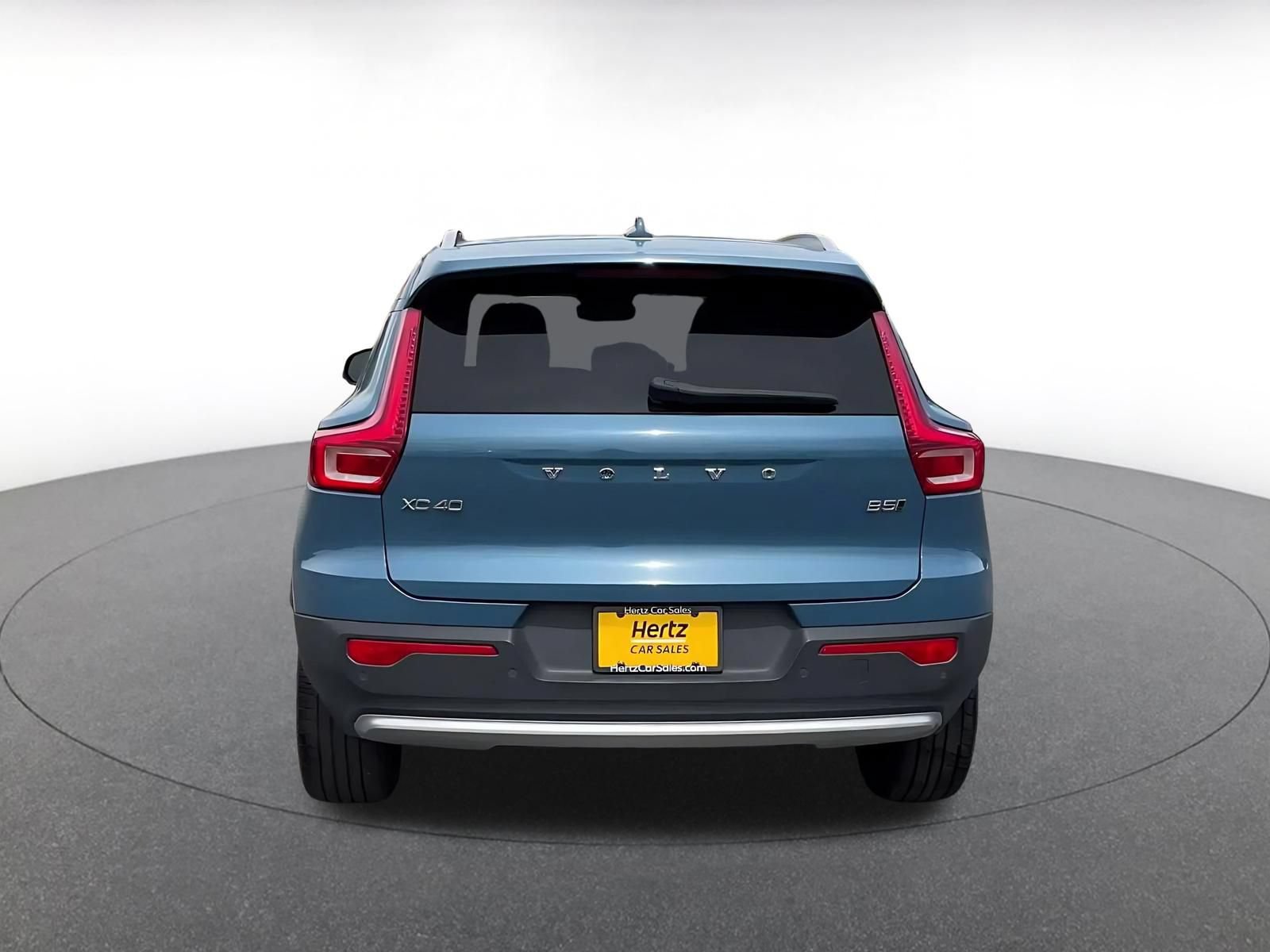 Thumbnail: 2024 Volvo XC40 - 12