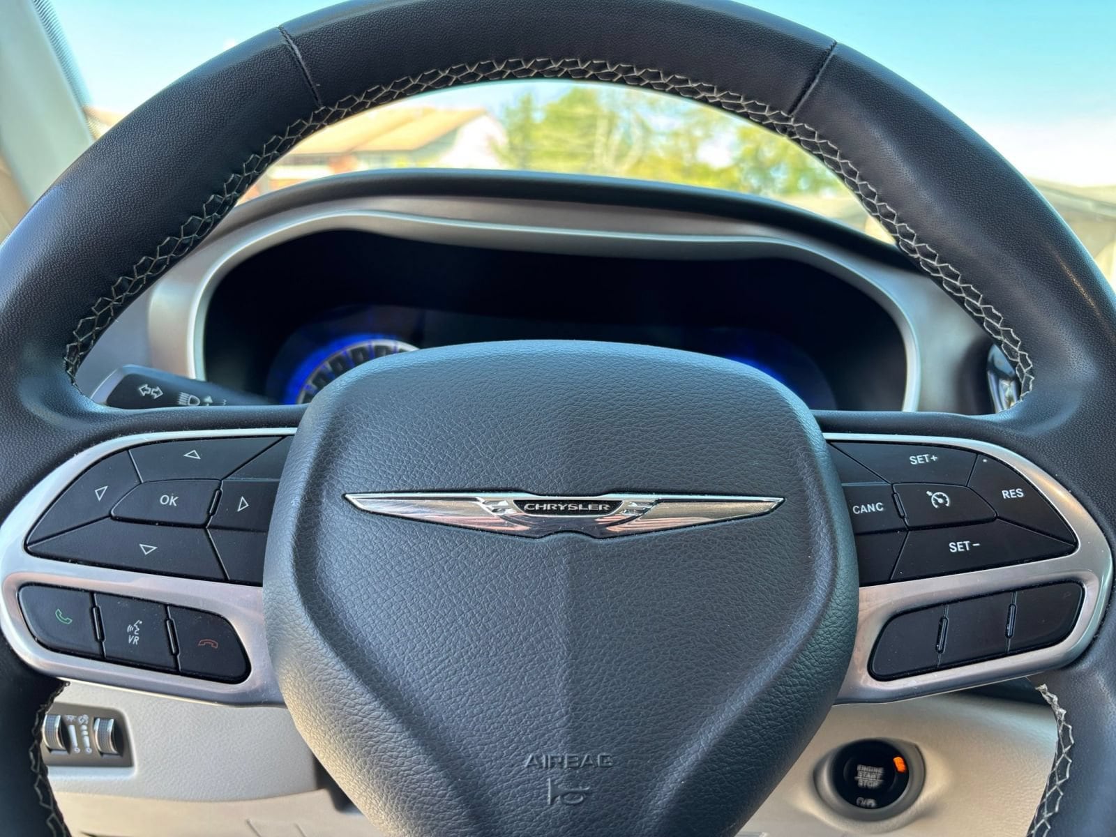 Thumbnail: 2023 Chrysler Voyager - 29