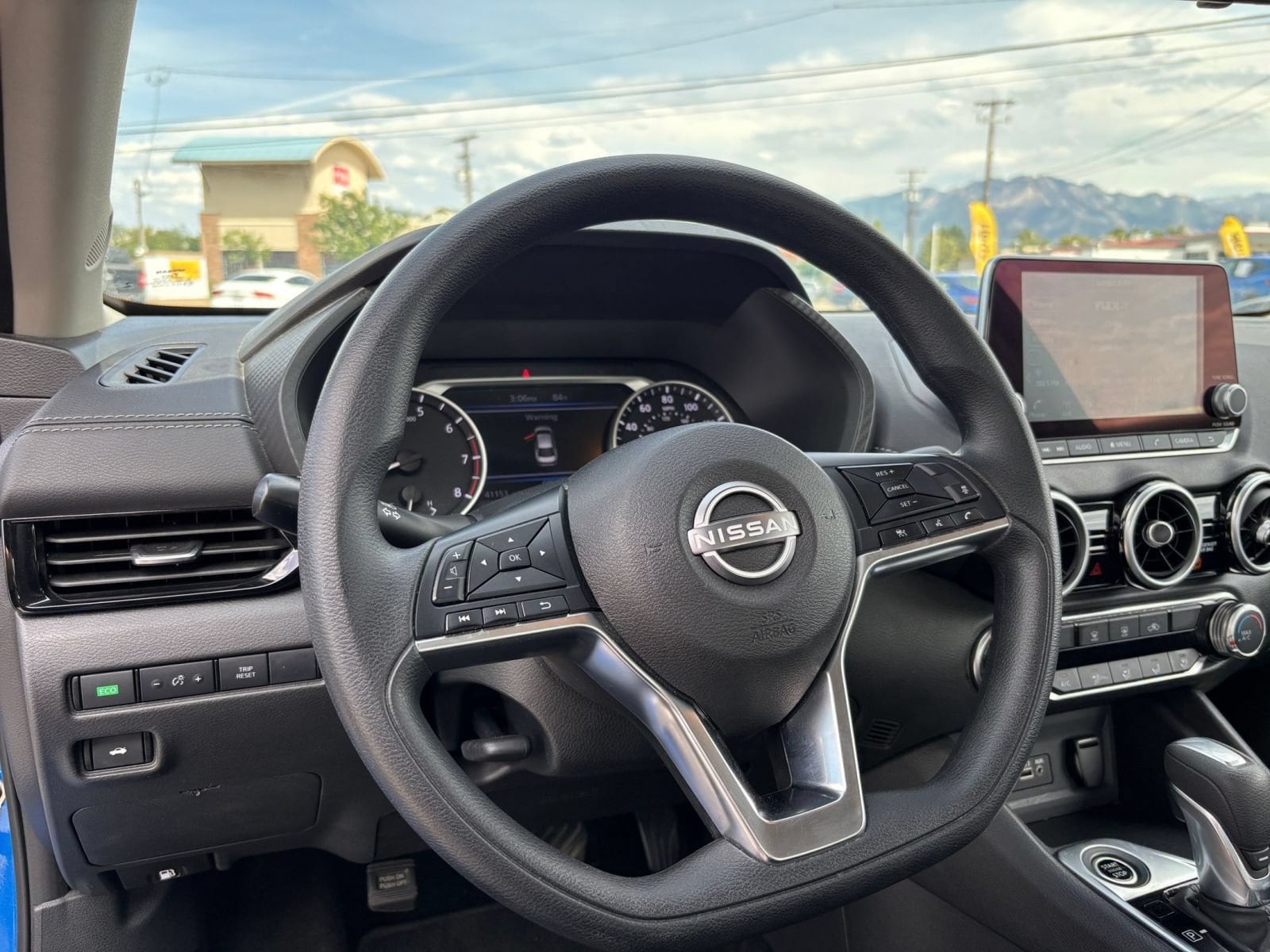 Thumbnail: 2025 Nissan Sentra - 32
