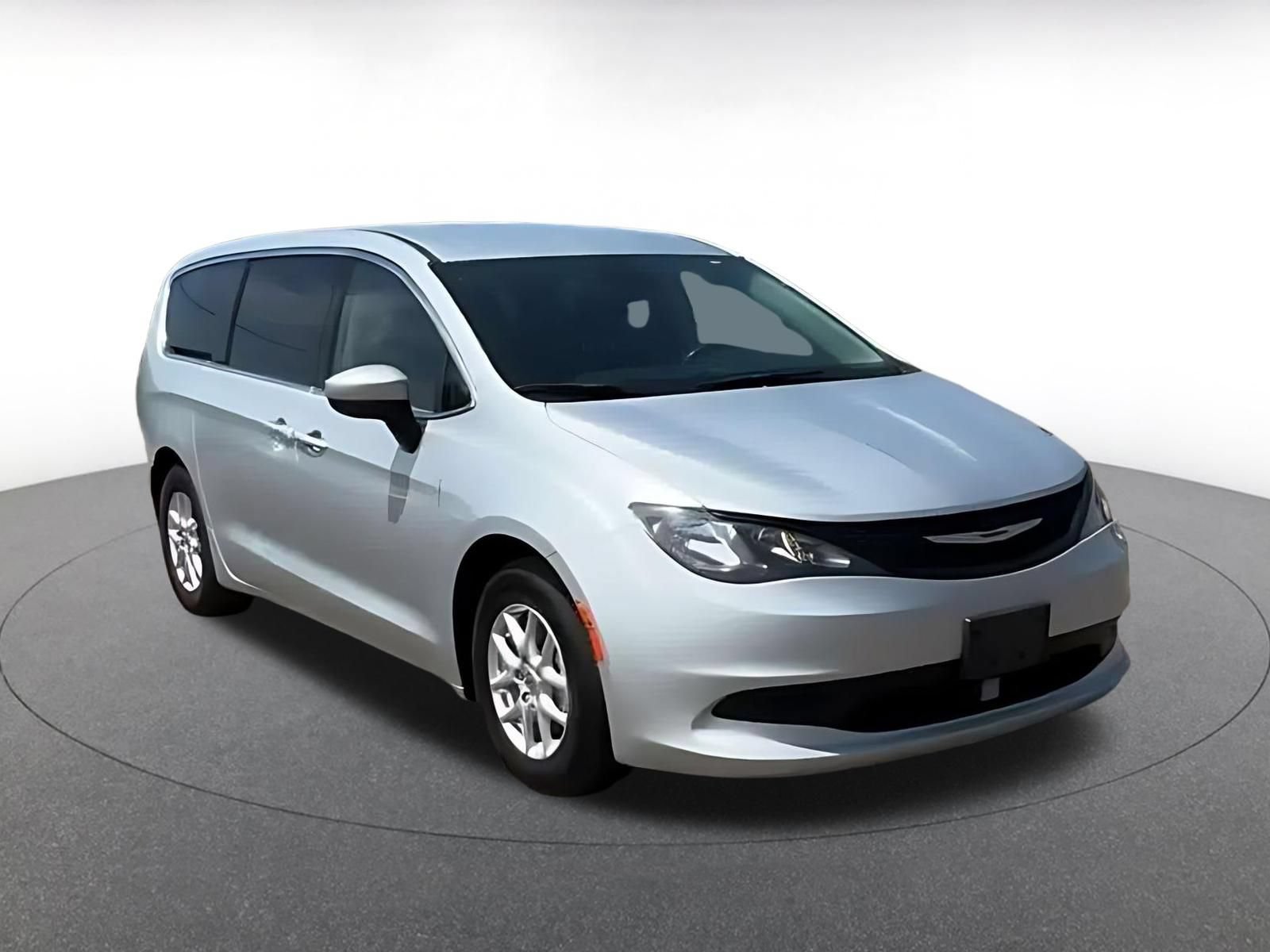 Thumbnail: 2023 Chrysler Voyager - 3