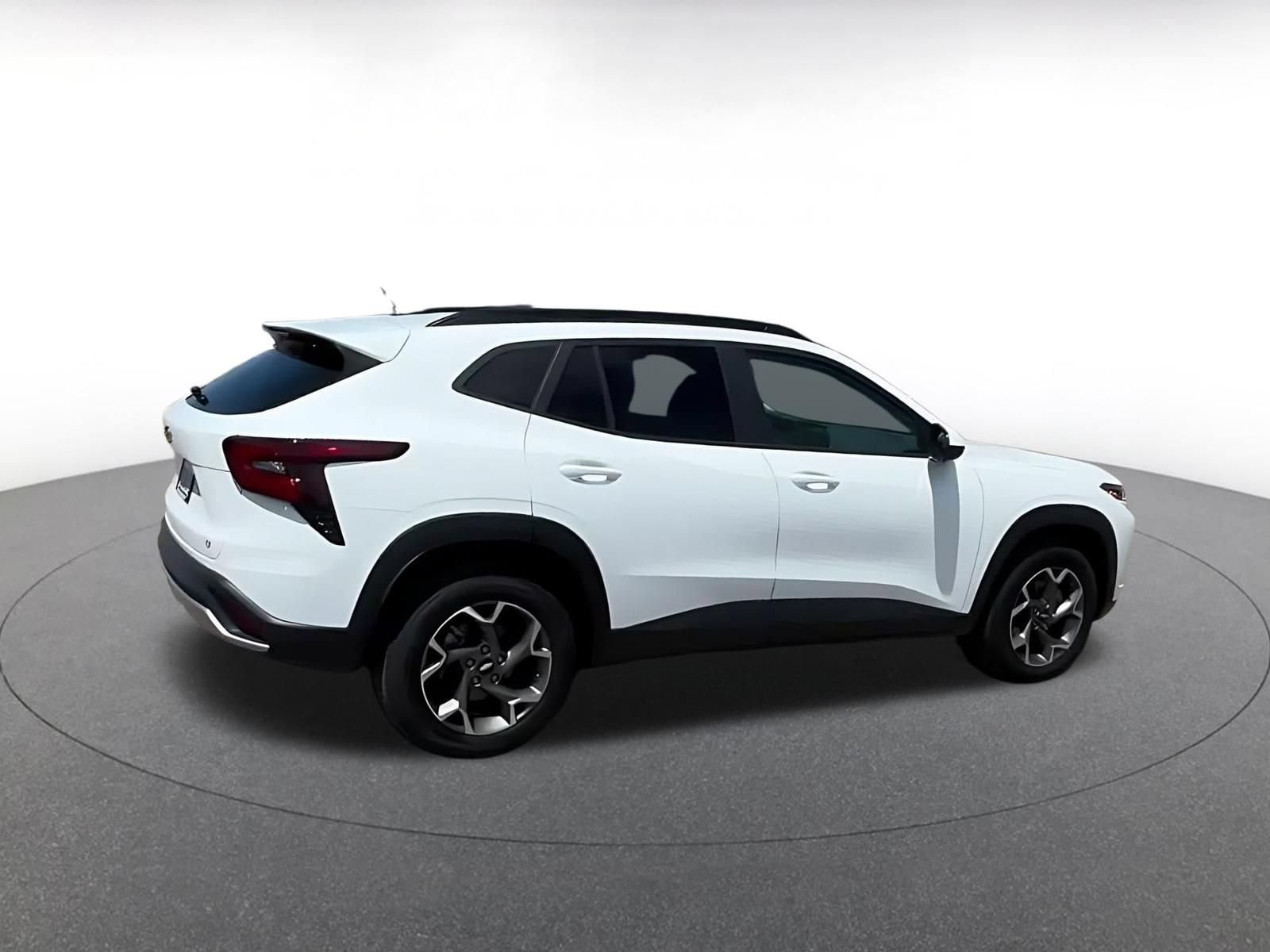 Thumbnail: 2025 Chevrolet Trax - 14