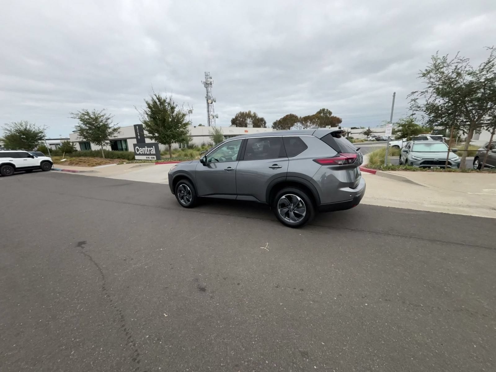 Thumbnail: 2025 Nissan Rogue - 9