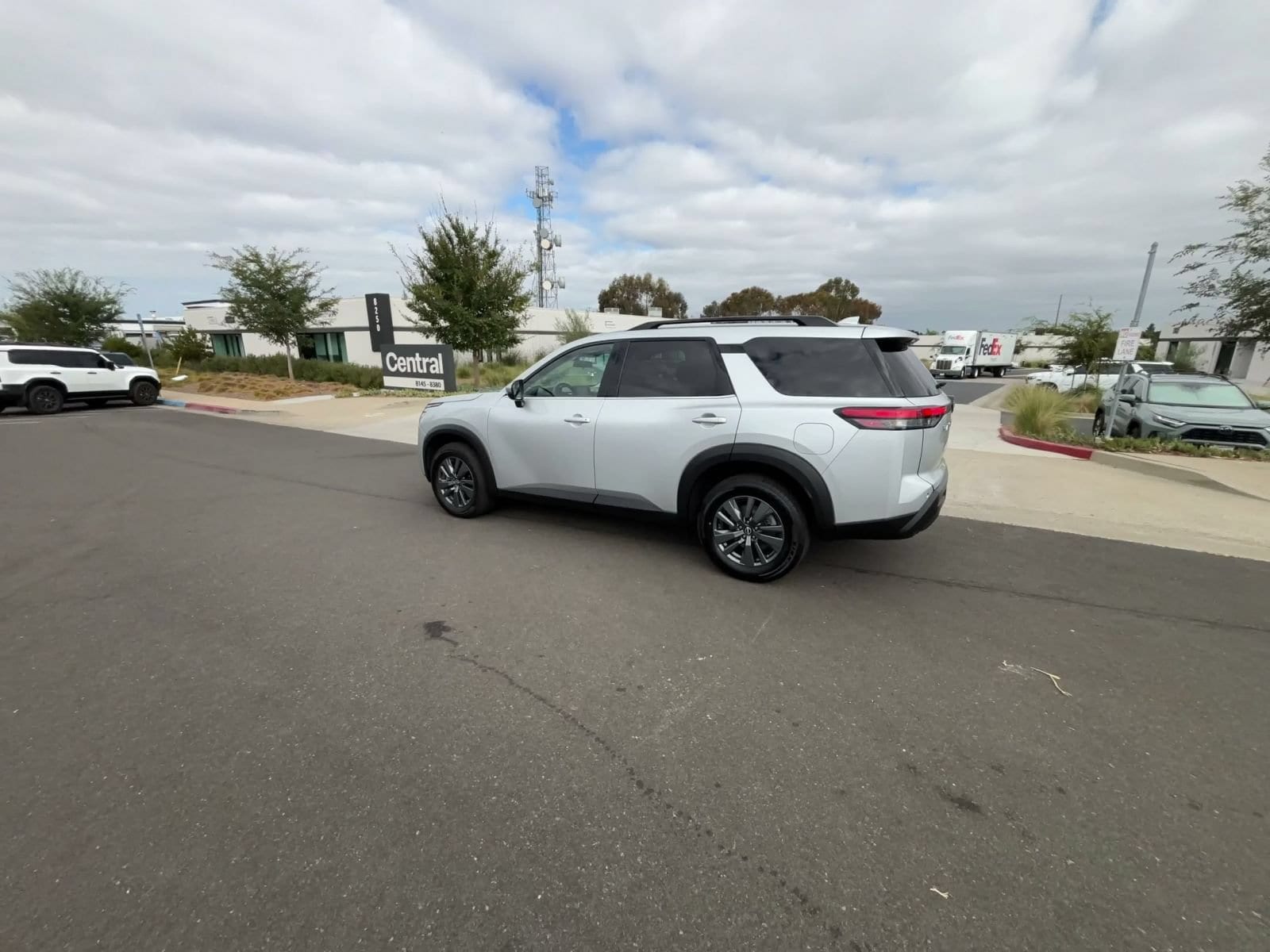Thumbnail: 2025 Nissan Pathfinder - 9