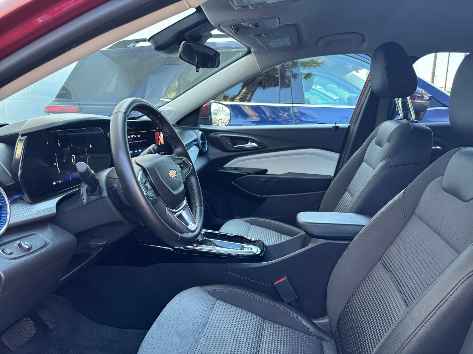 Thumbnail: 2025 Chevrolet Trax - 25