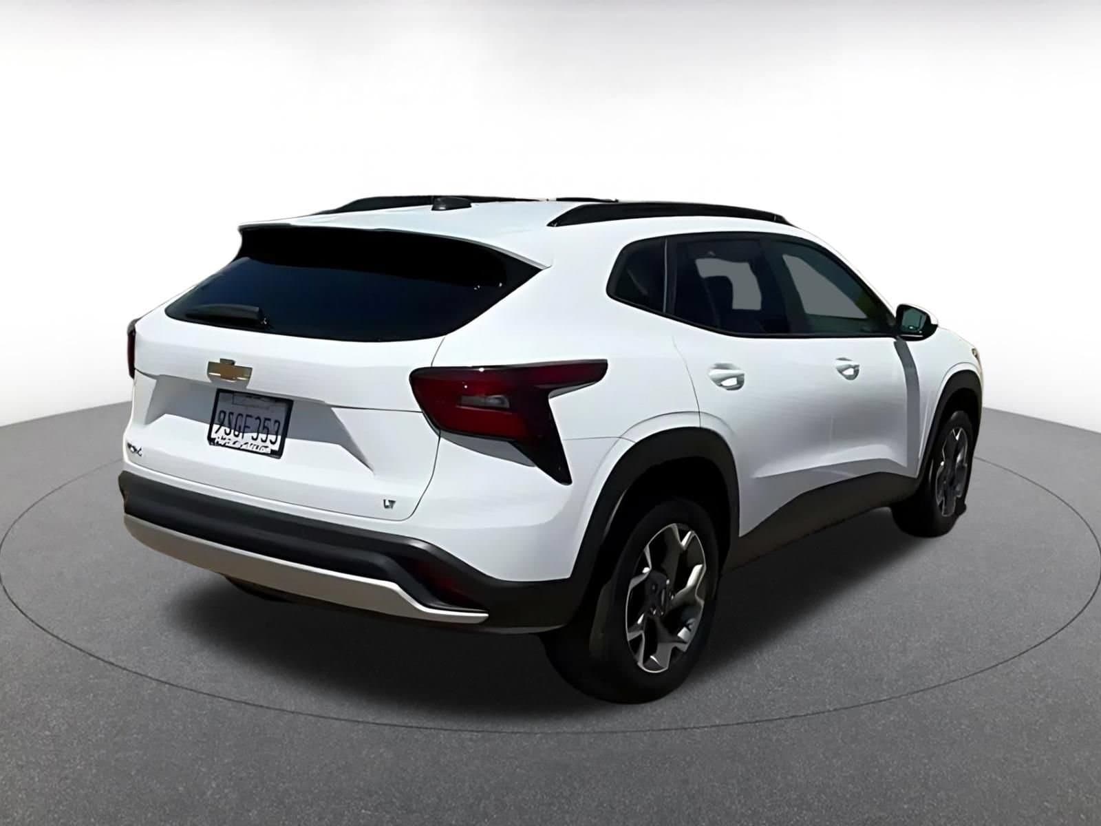 Thumbnail: 2025 Chevrolet Trax - 14