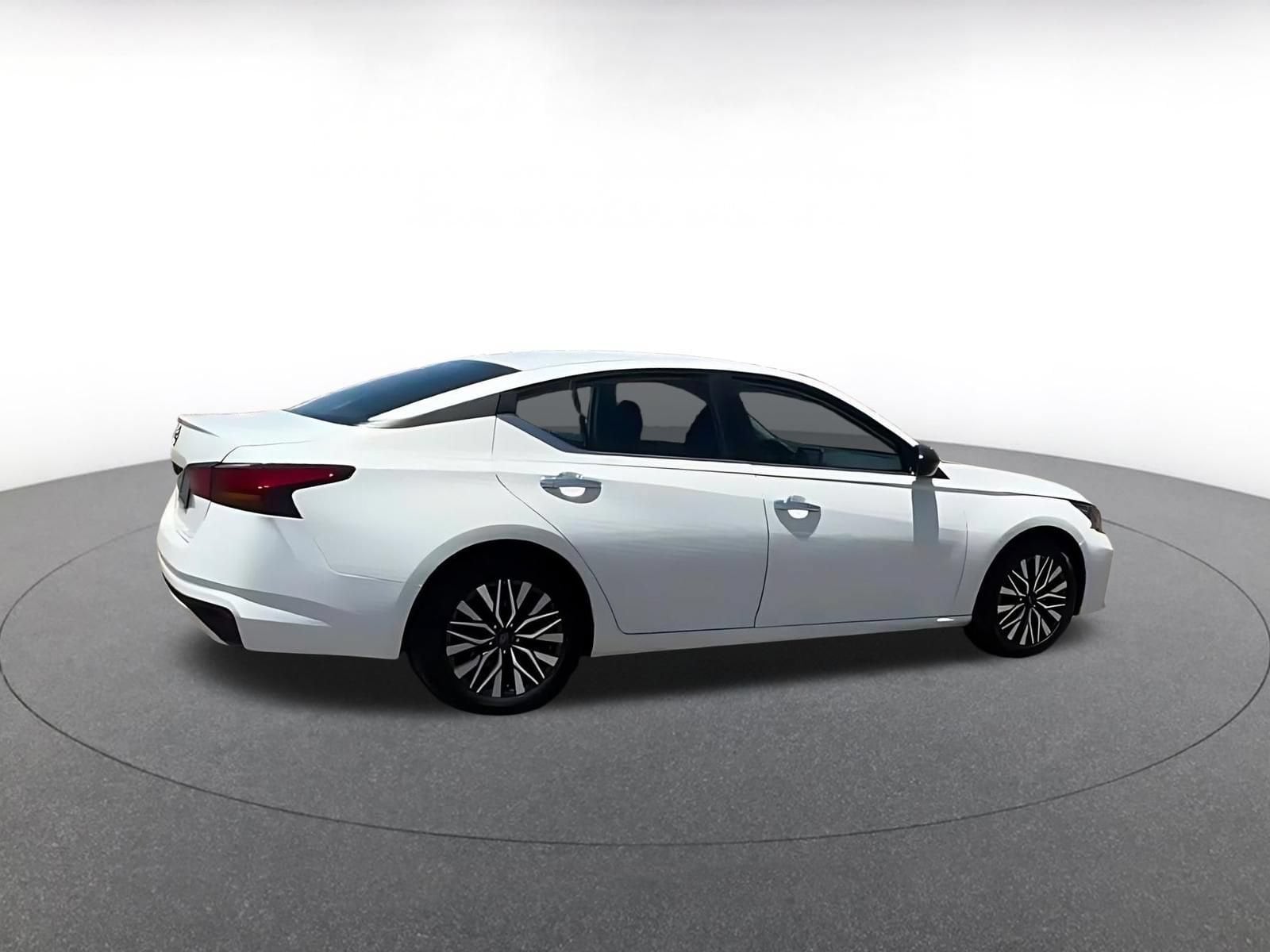 Thumbnail: 2025 Nissan Altima - 14