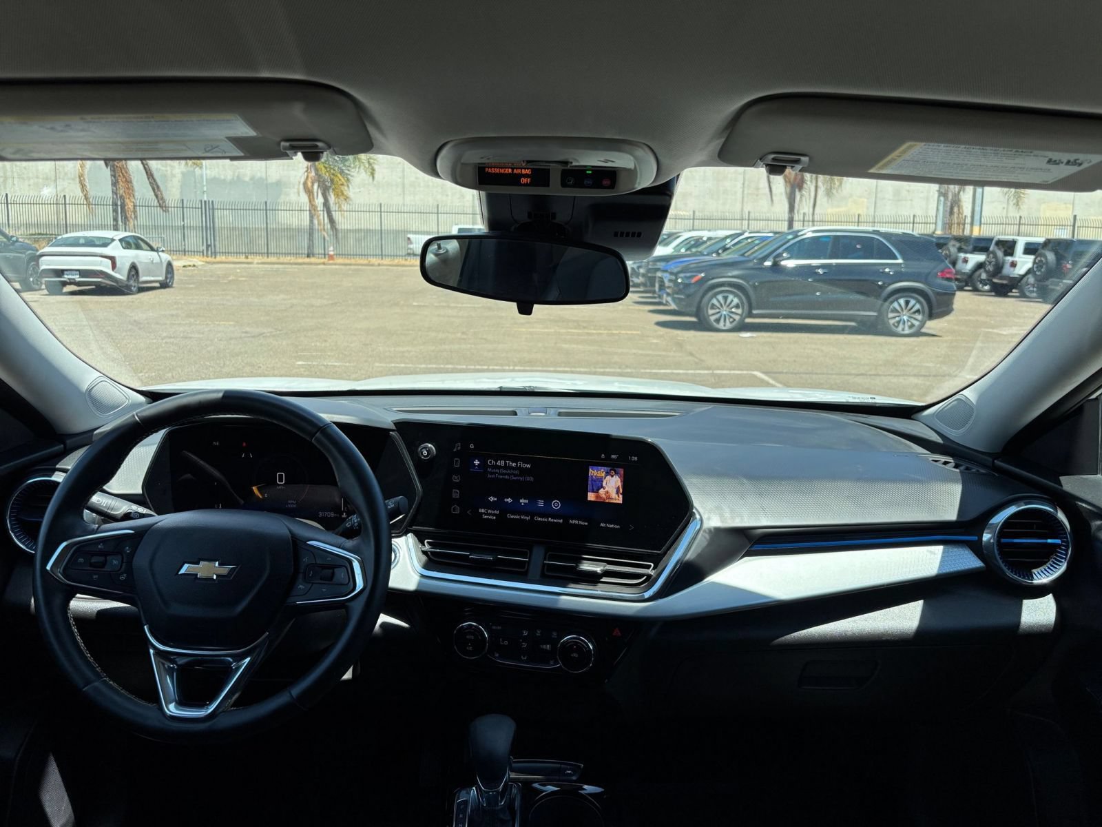 Thumbnail: 2025 Chevrolet Trax - 31