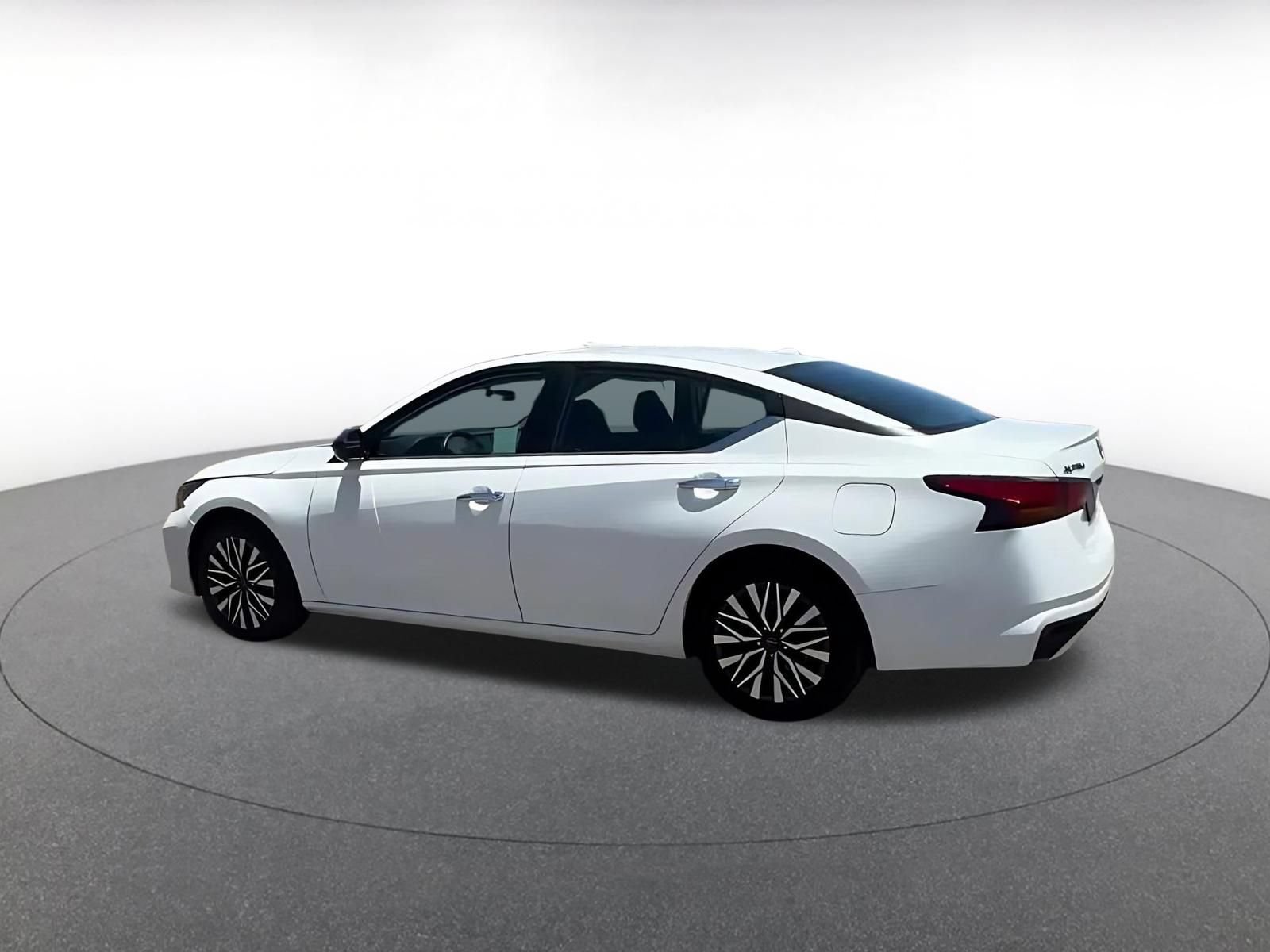 Thumbnail: 2025 Nissan Altima - 12