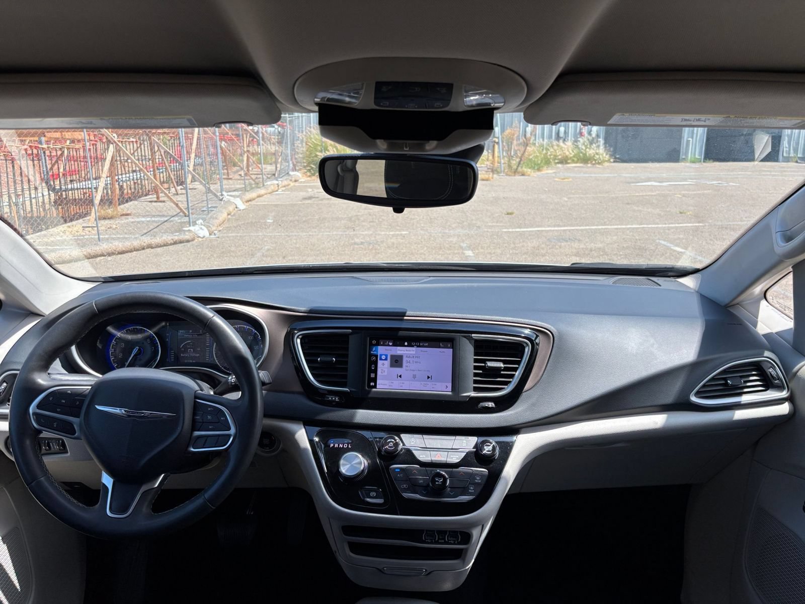 Thumbnail: 2023 Chrysler Voyager - 35
