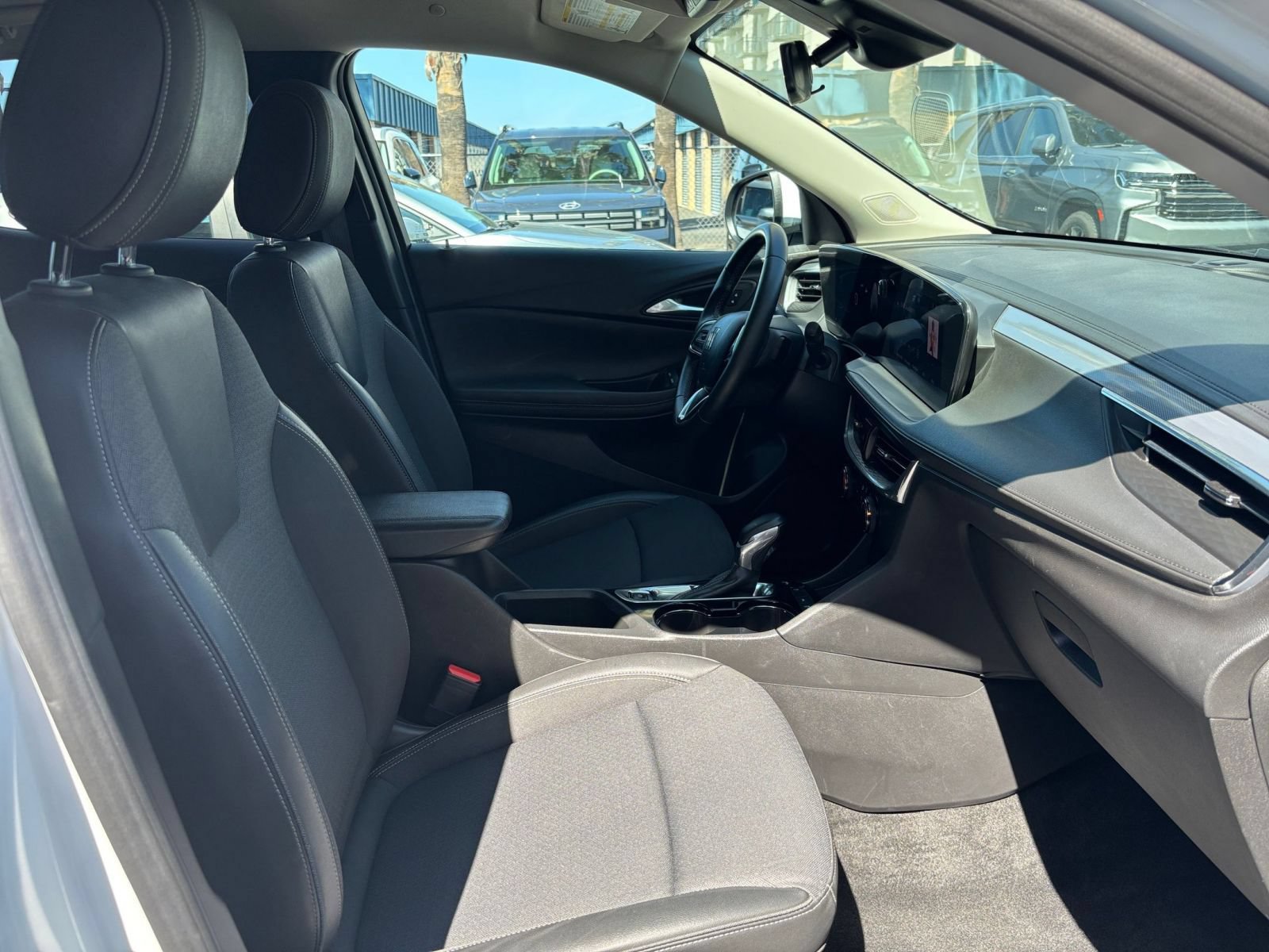 Thumbnail: 2025 Buick Encore GX - 34