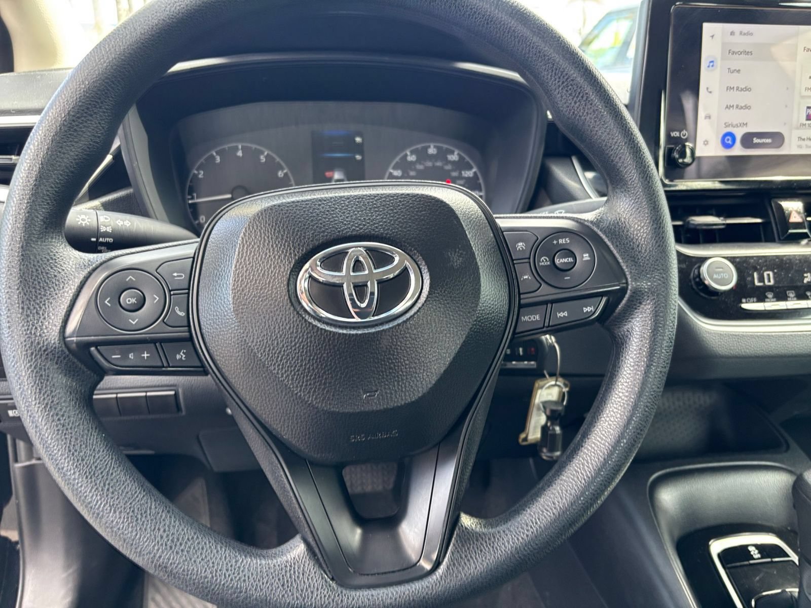 Thumbnail: 2025 Toyota Corolla - 25