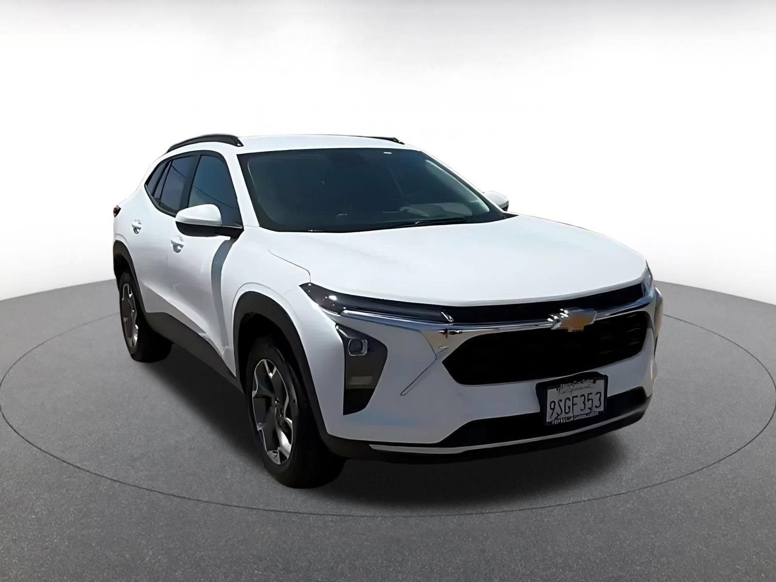Thumbnail: 2025 Chevrolet Trax - 3