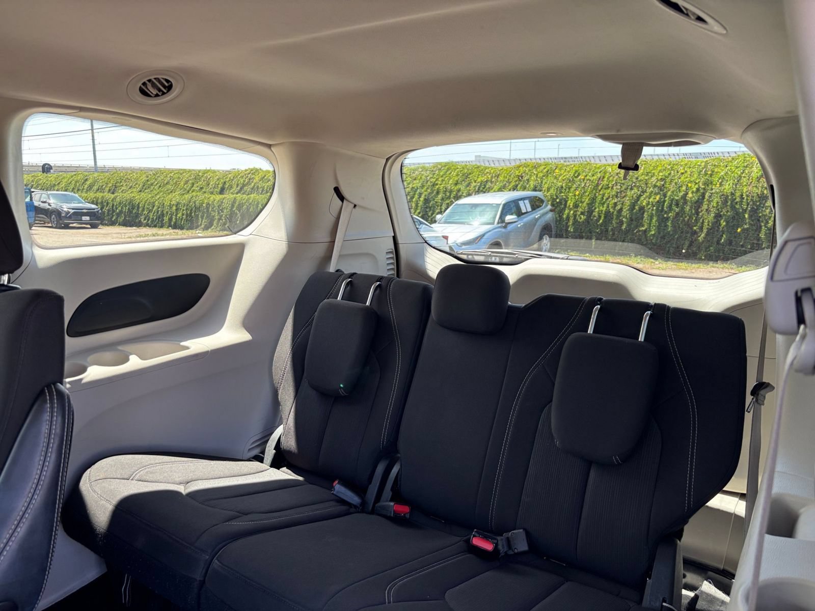 Thumbnail: 2023 Chrysler Voyager - 30