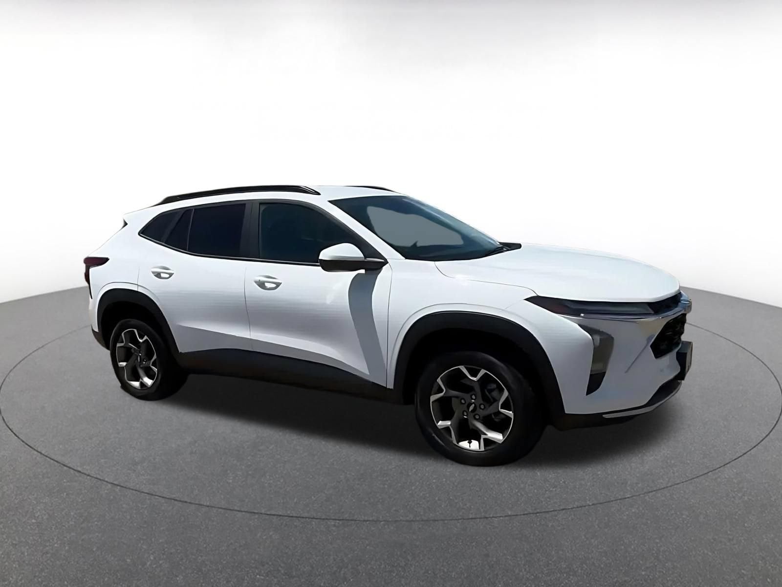 Thumbnail: 2025 Chevrolet Trax - 2