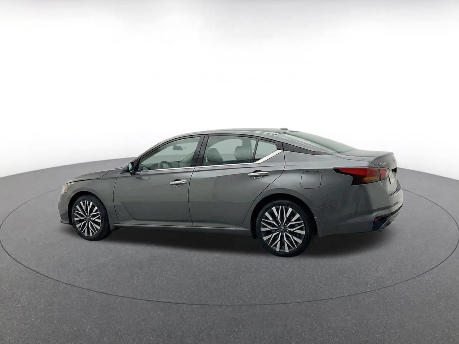 Thumbnail: 2025 Nissan Altima - 6