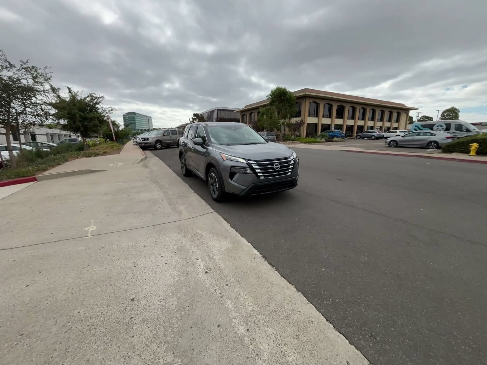 Thumbnail: 2025 Nissan Rogue - 3