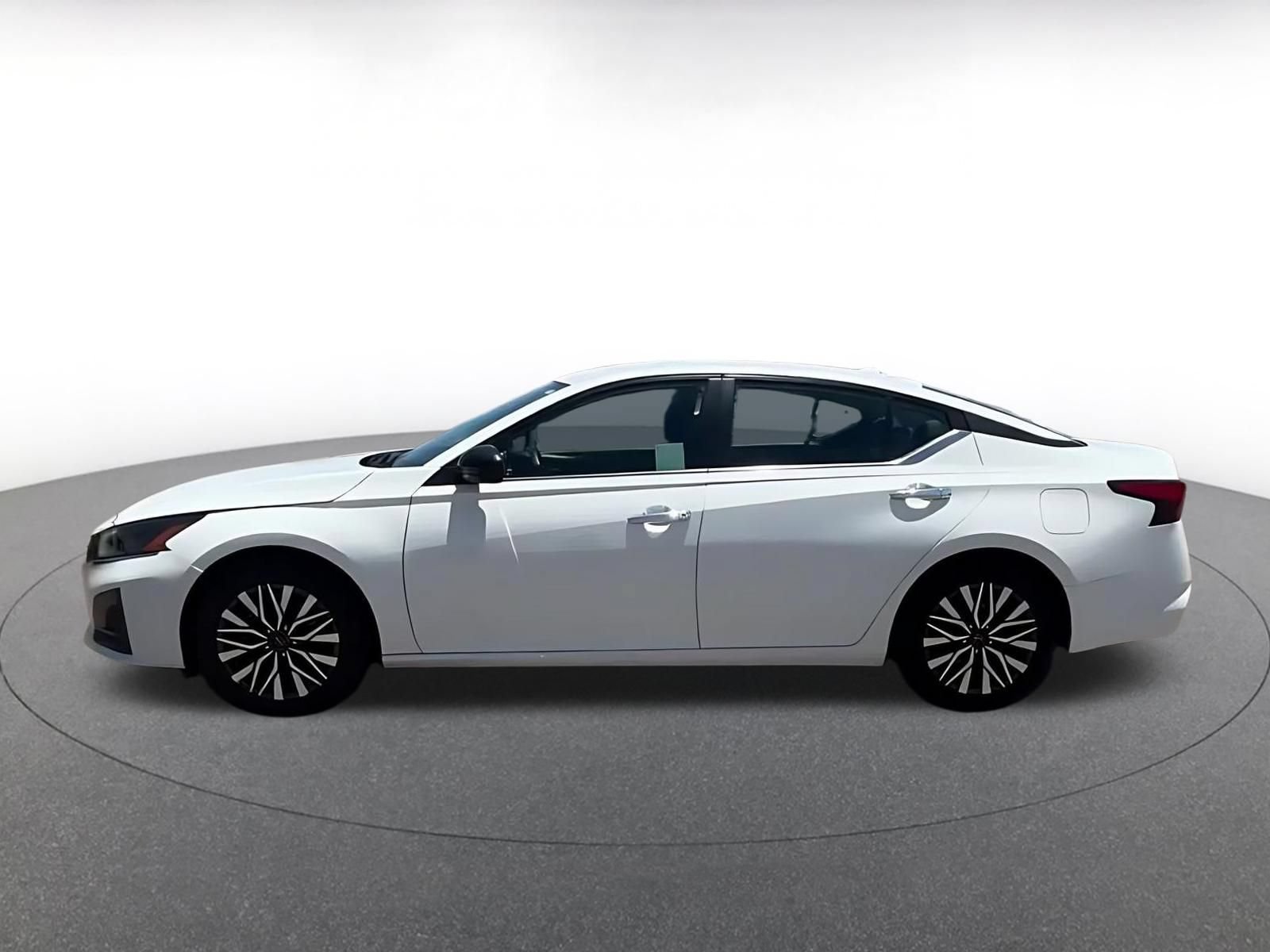 Thumbnail: 2025 Nissan Altima - 10