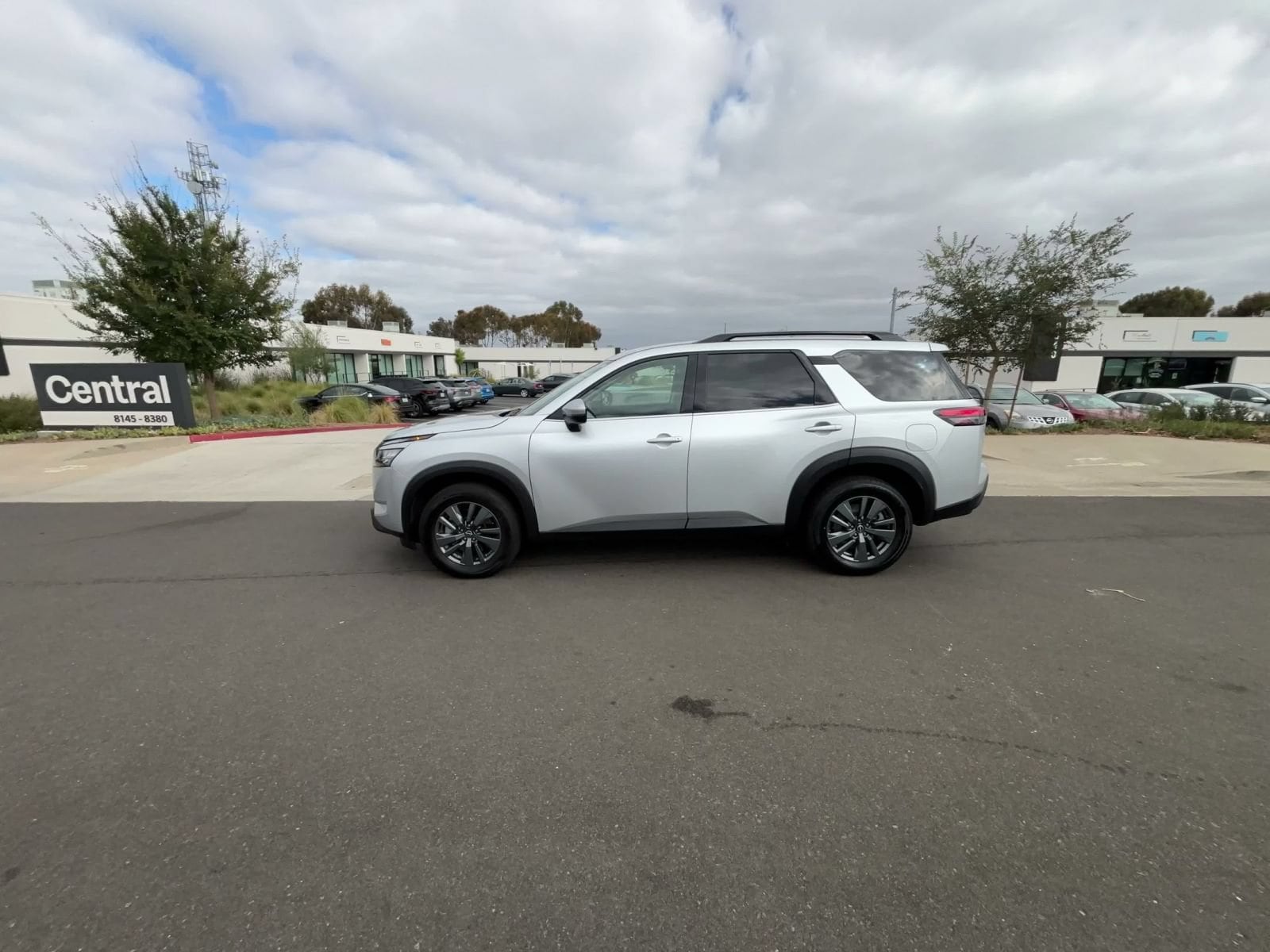 Thumbnail: 2025 Nissan Pathfinder - 8